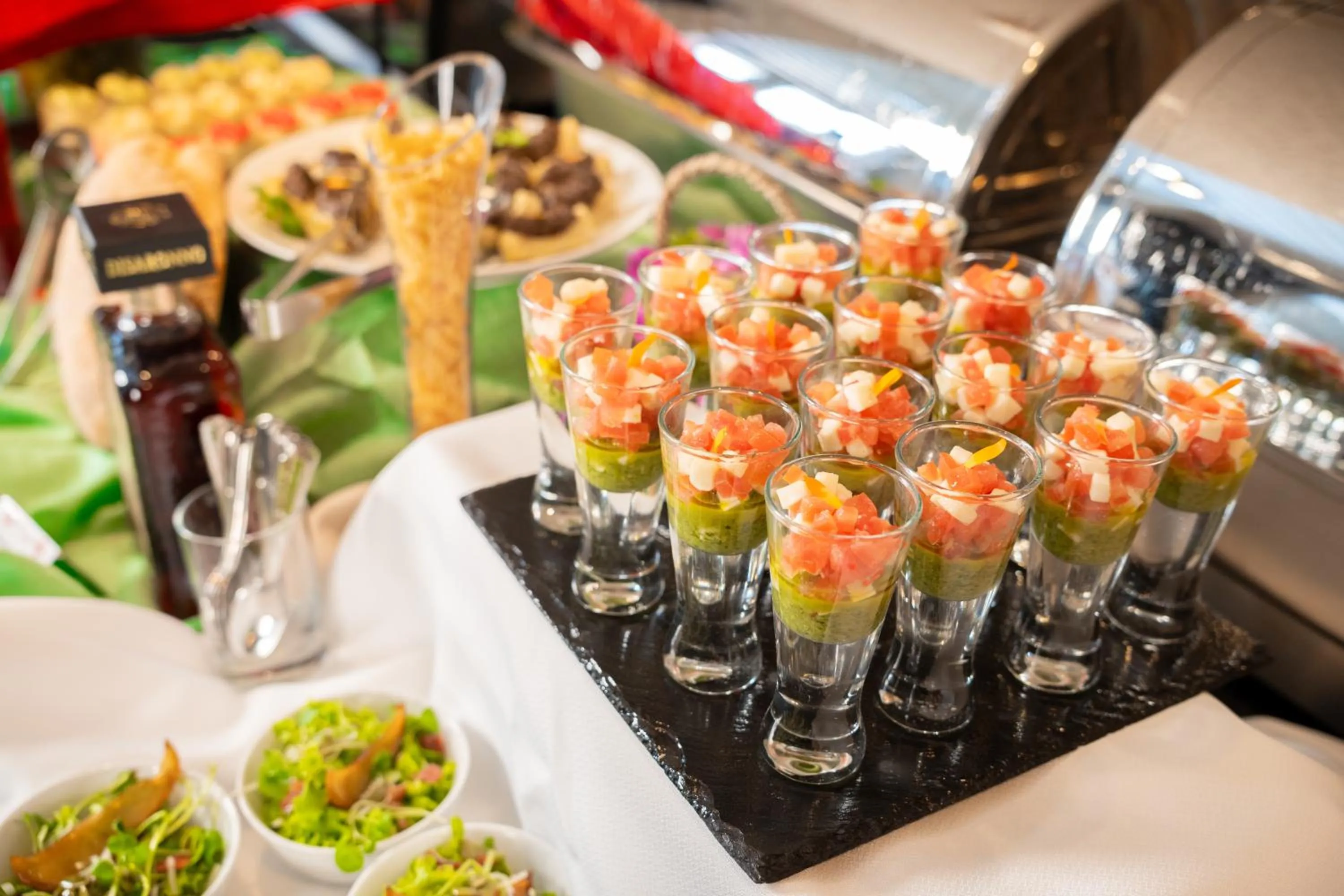 Restaurant/places to eat in Hilton Garden Inn Santiago Airport