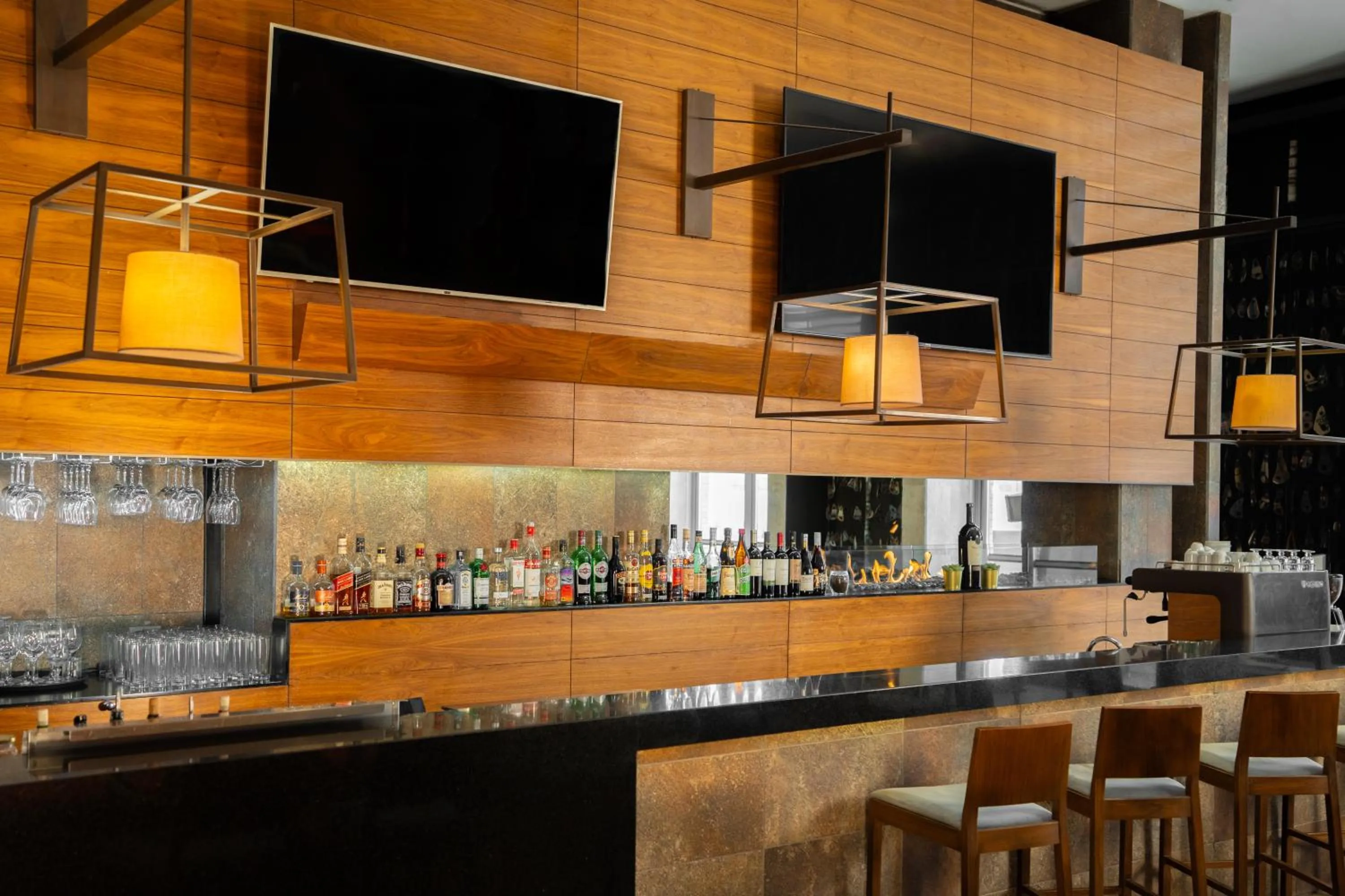Lounge or bar in Hilton Garden Inn Santiago Airport