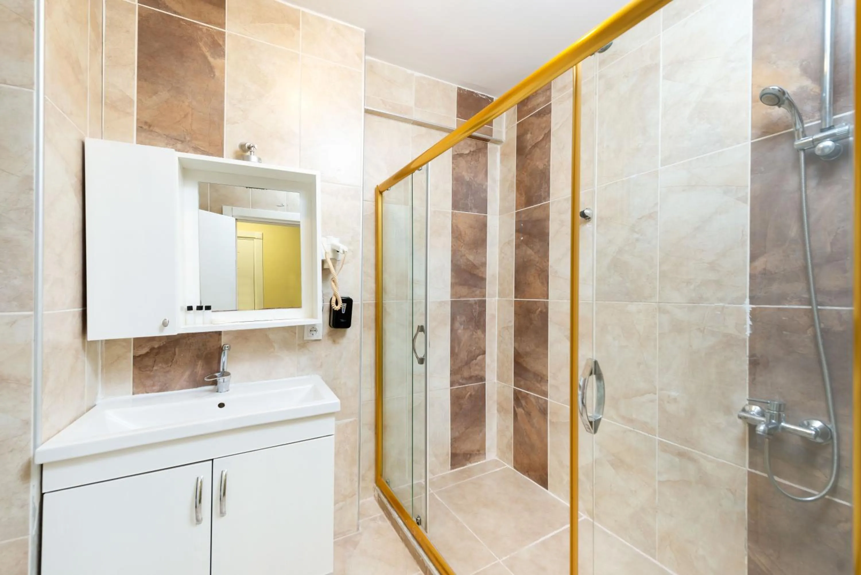 Shower in Grand Abimo Hotel