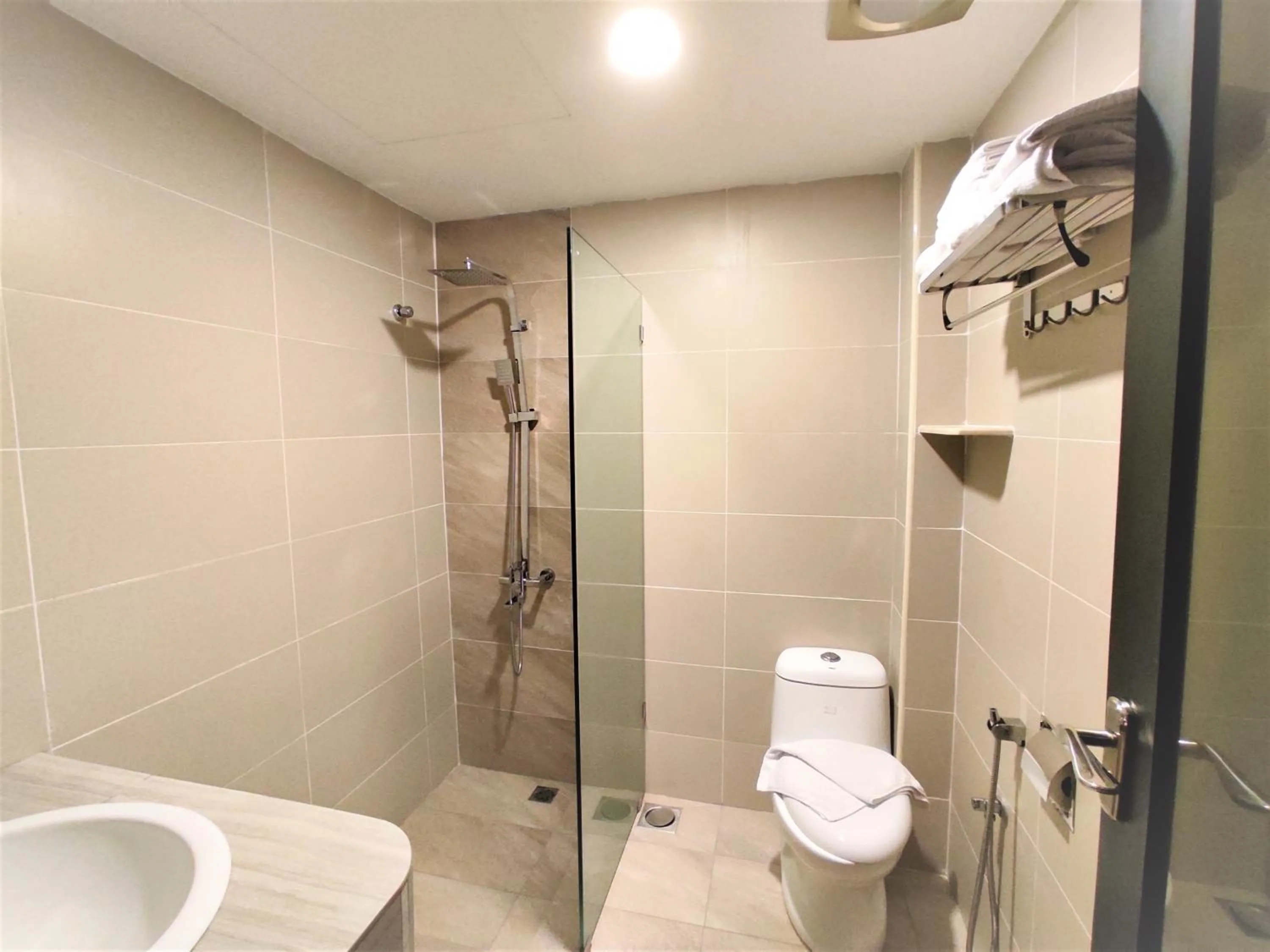 Bathroom in Apple Suites Hotel