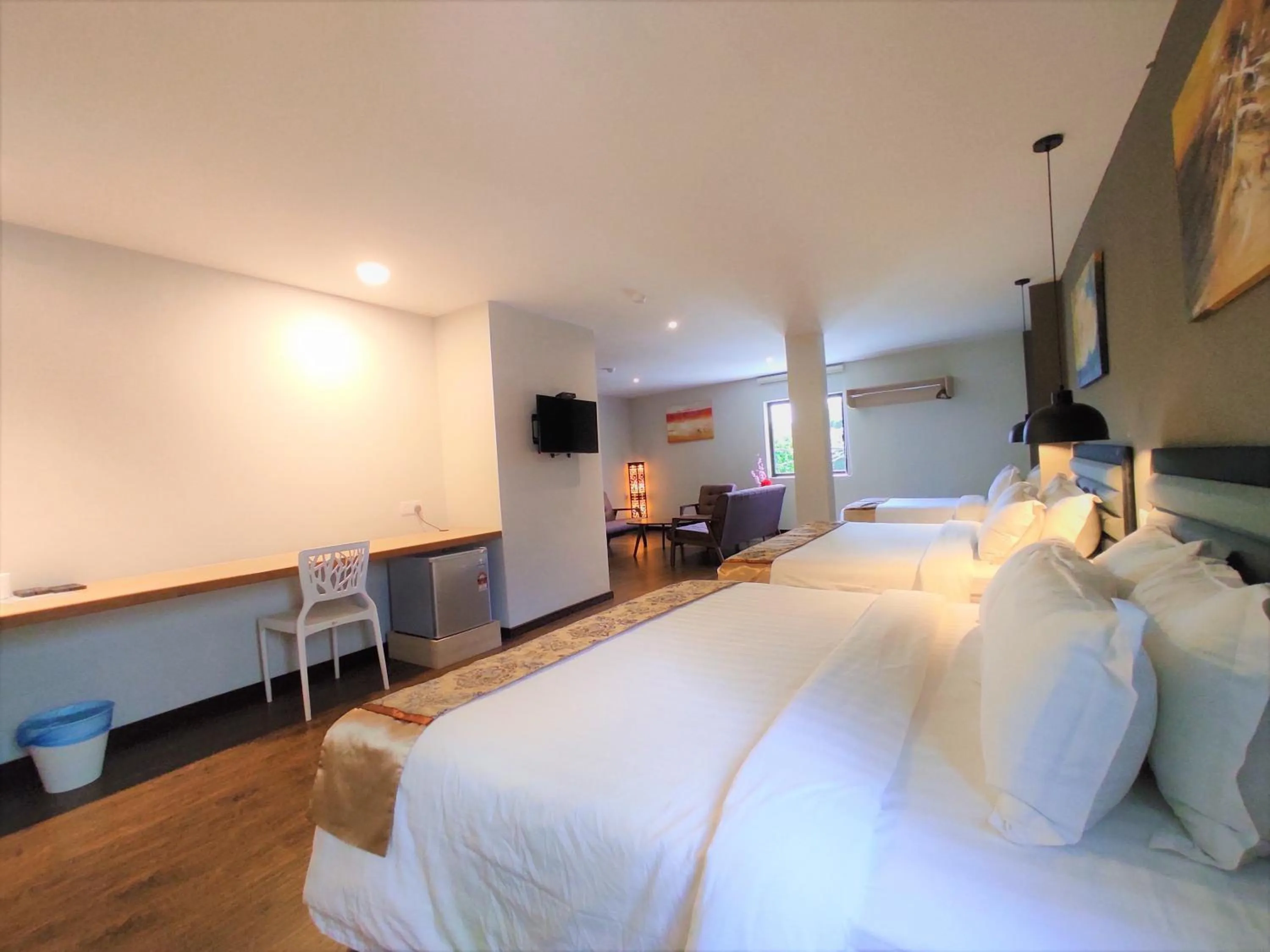 Photo of the whole room, Bed in Apple Suites Hotel