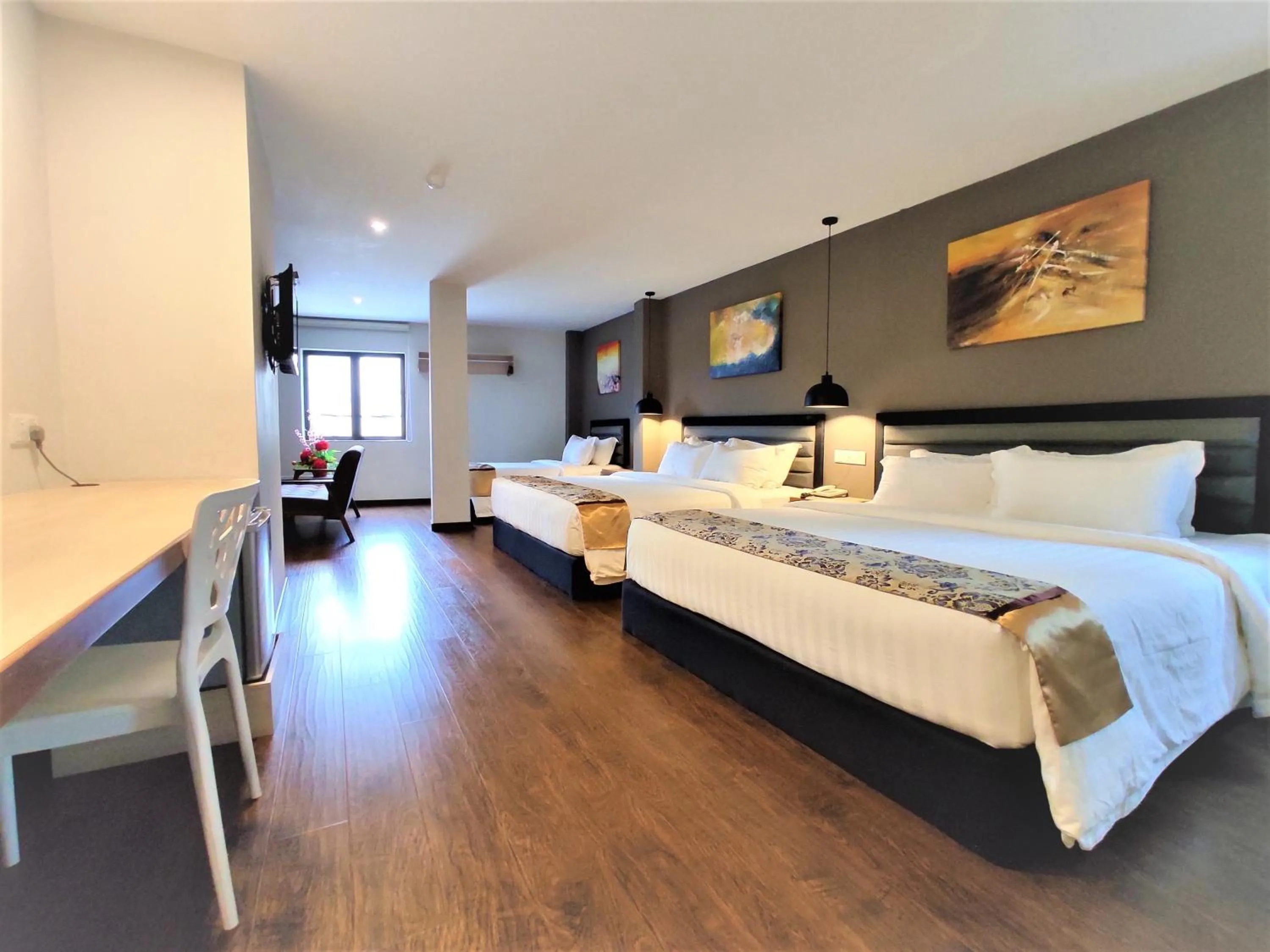 Photo of the whole room, Bed in Apple Suites Hotel