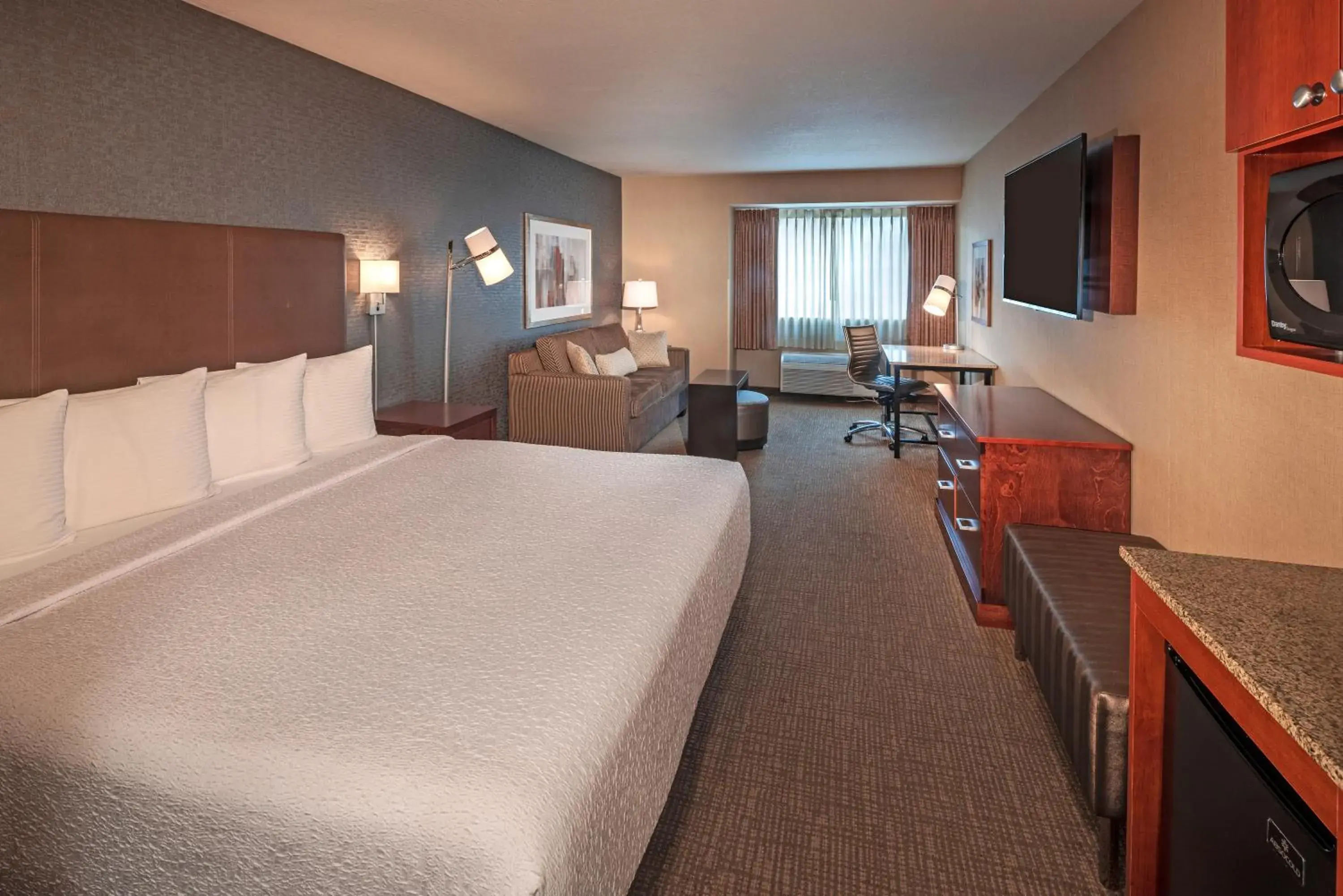 Deluxe King Room in Silver Cloud Hotel - Portland Deluxe King Room in Silver Cloud Hotel - Portland