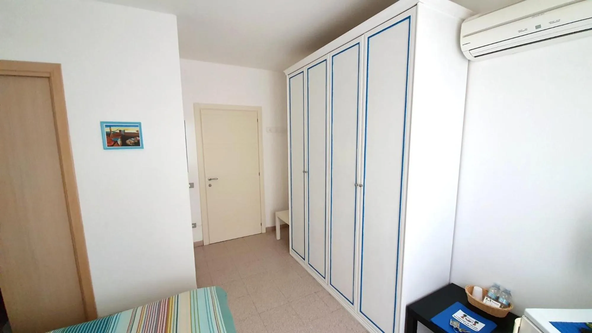 Photo of the whole room in La Mandronia B&B