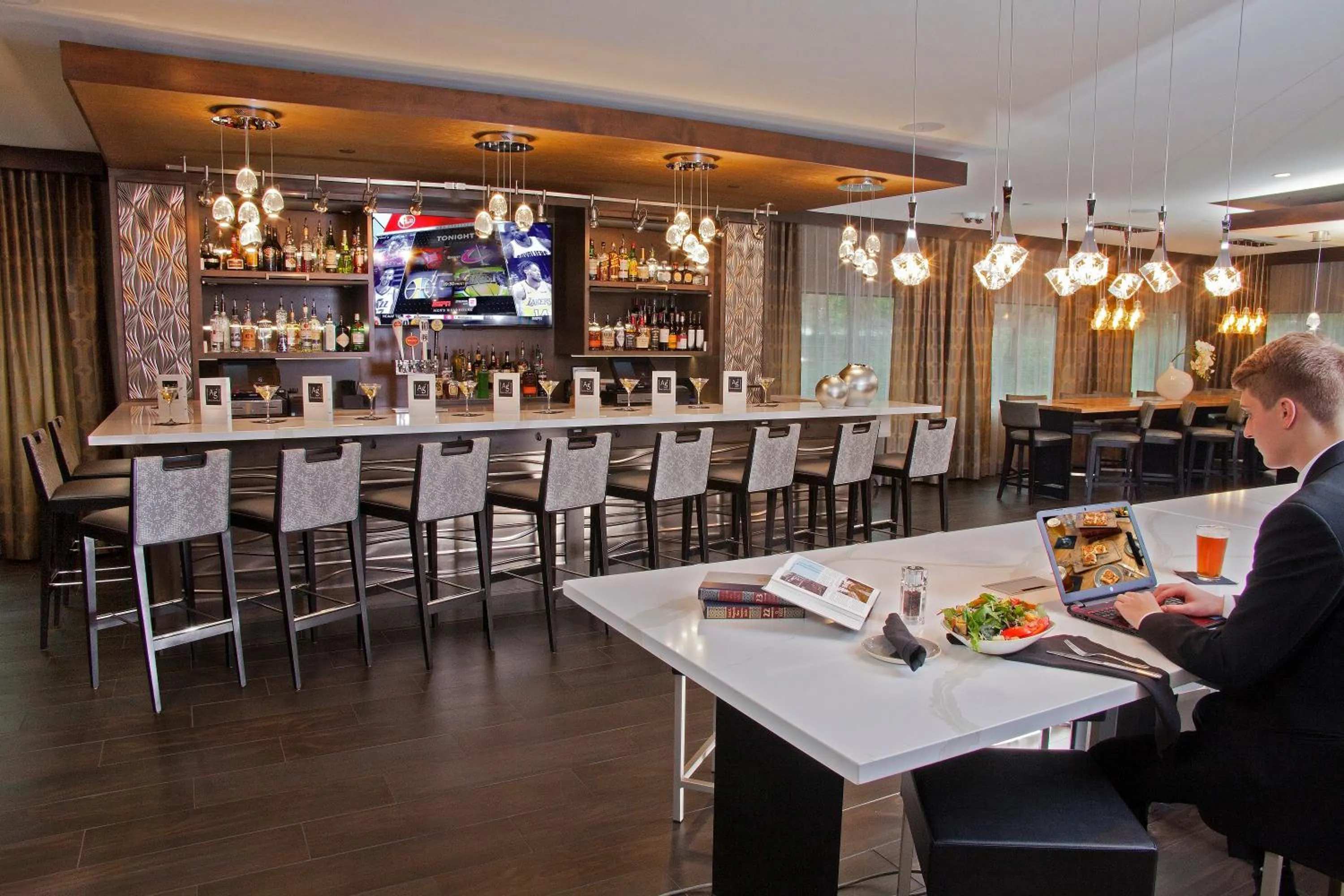 Restaurant/places to eat in Silver Cloud Hotel - Seattle University of Washington District