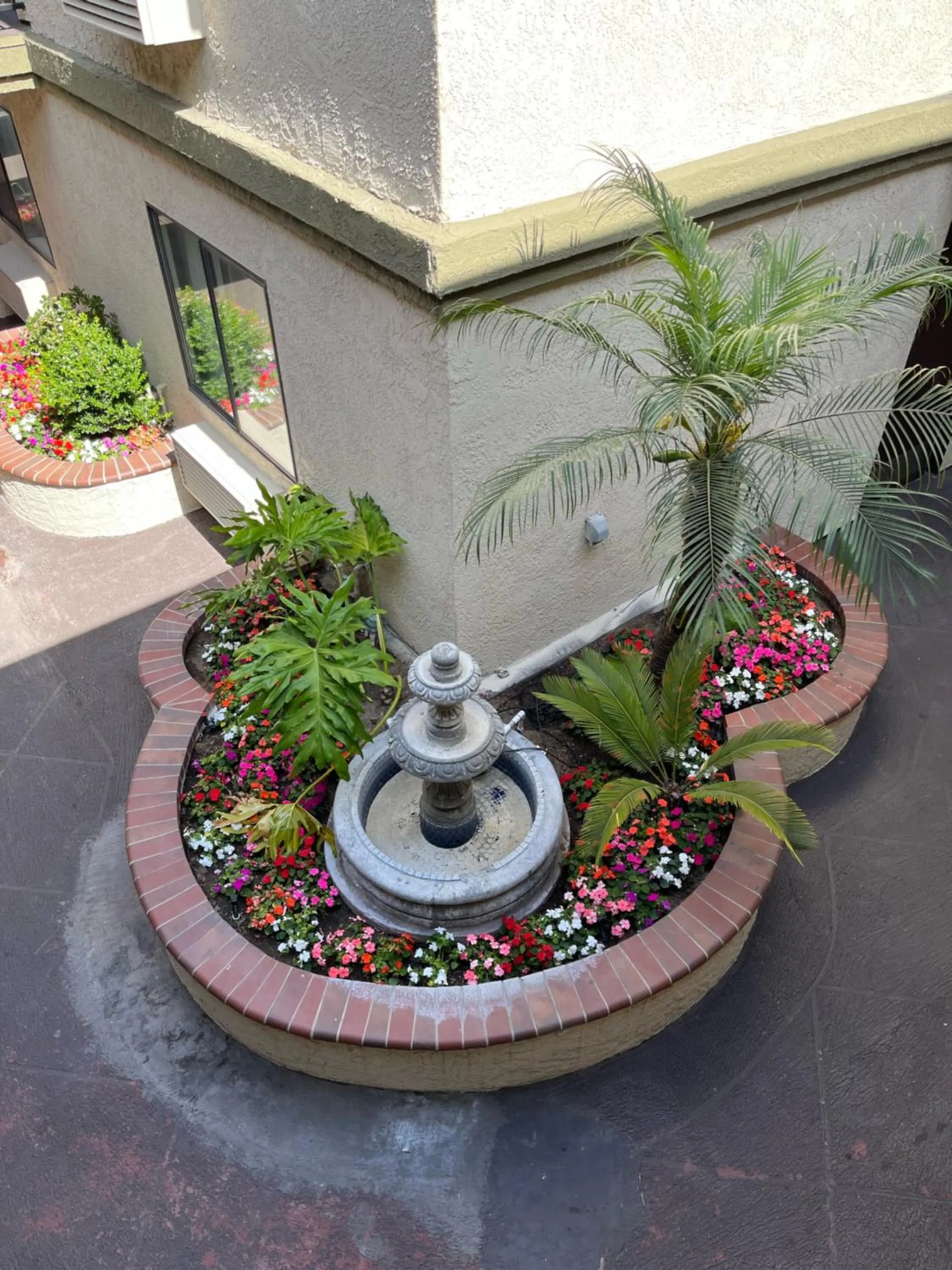 Property building in Laguna Inn and Suites