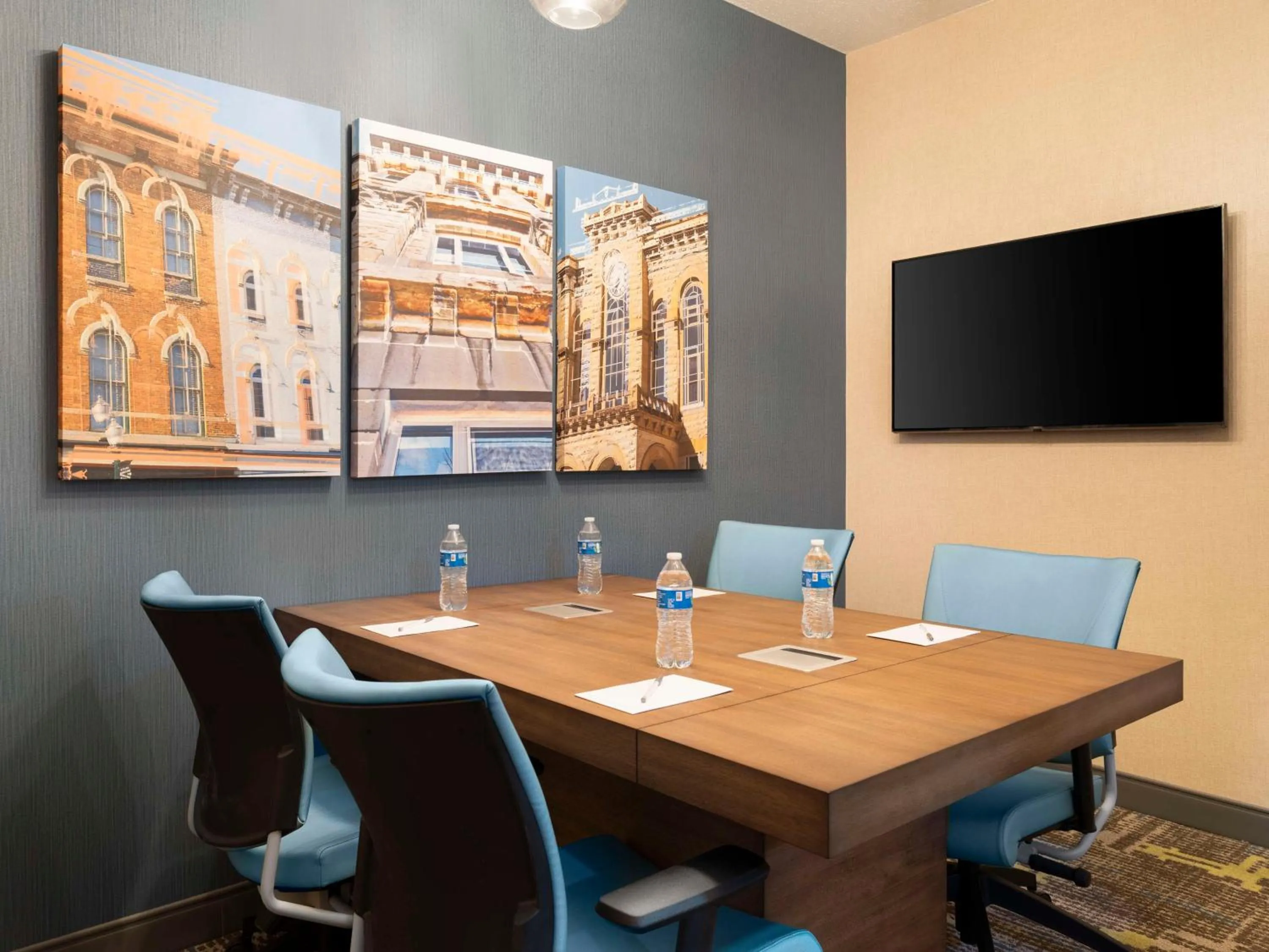 Meeting/conference room in Hampton Inn Ottawa - Starved Rock Area