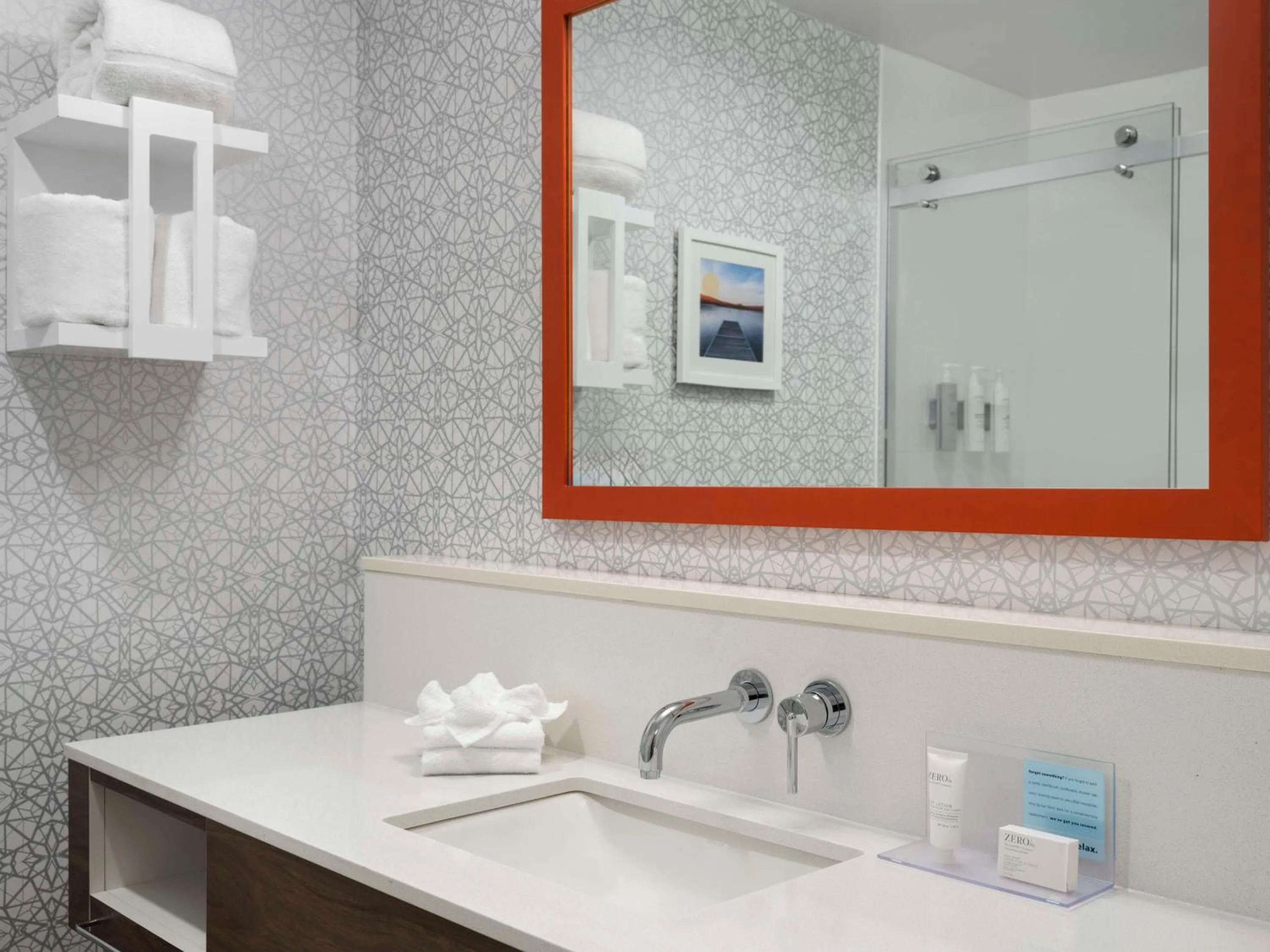 Bathroom in Hampton Inn Ottawa - Starved Rock Area