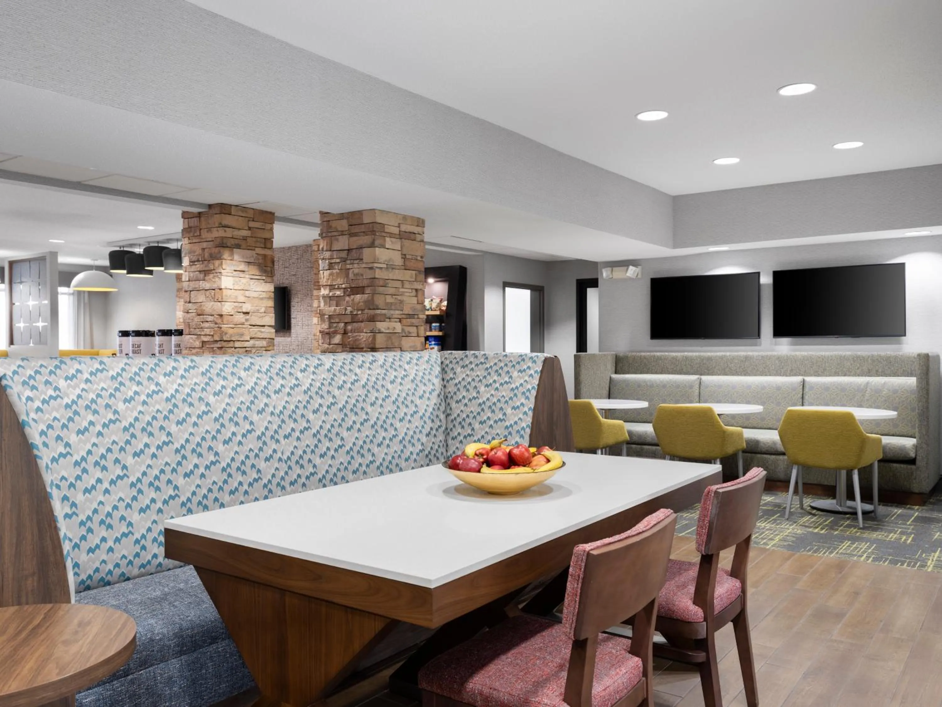 Lobby or reception in Hampton Inn Ottawa - Starved Rock Area