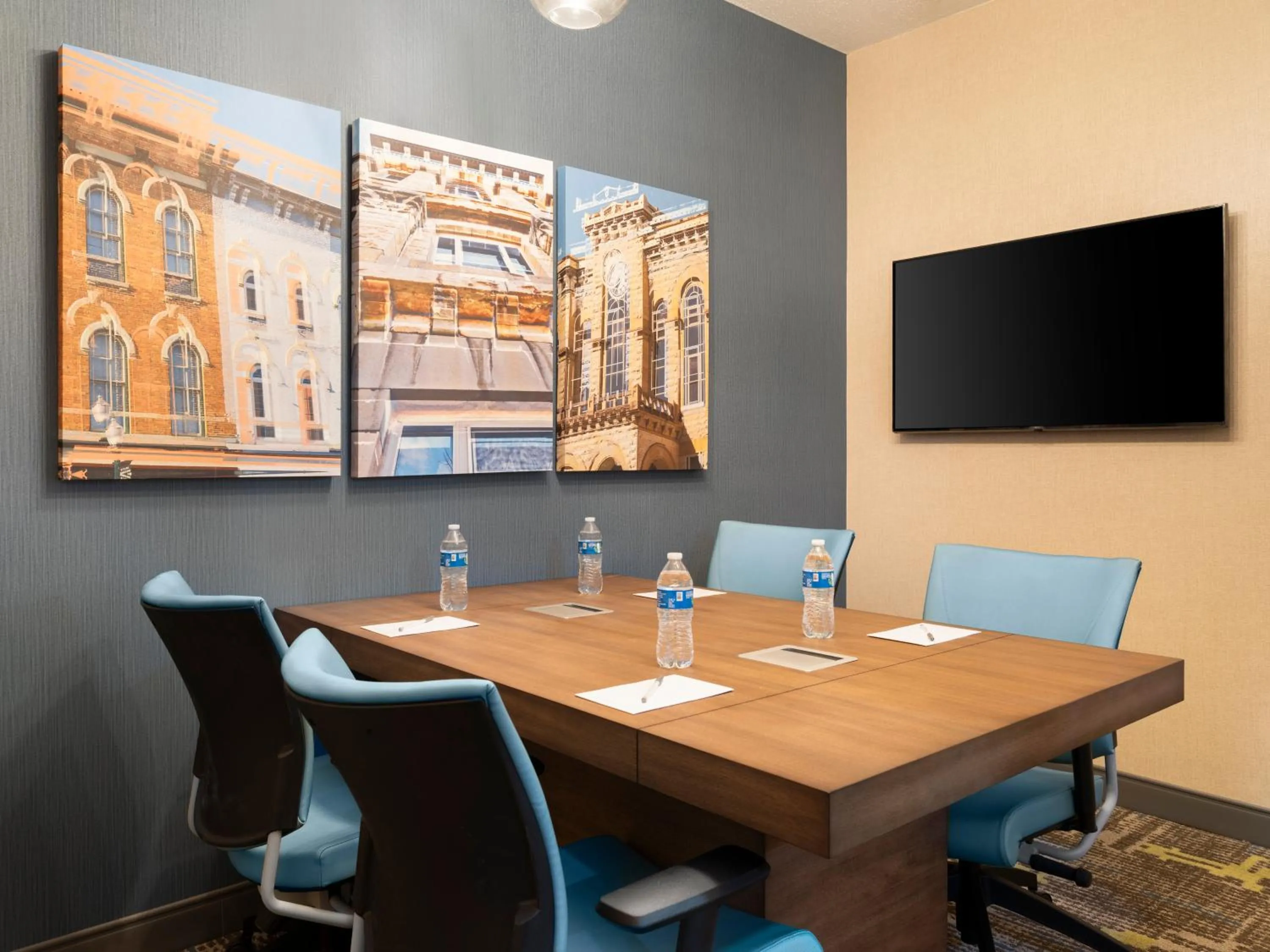 Meeting/conference room in Hampton Inn Ottawa - Starved Rock Area