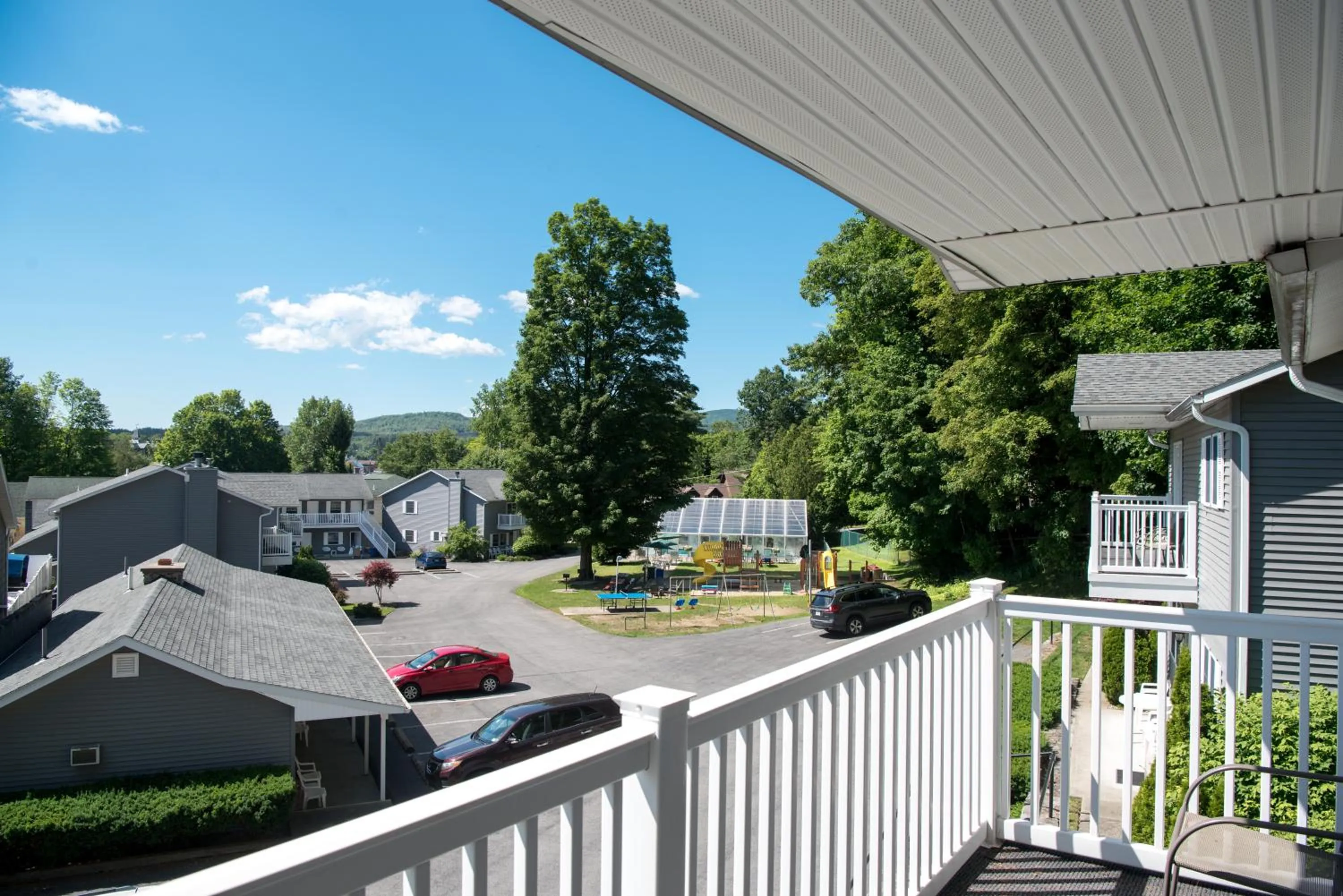 Balcony/Terrace in Americas Best Value Inn & Suites Lake George