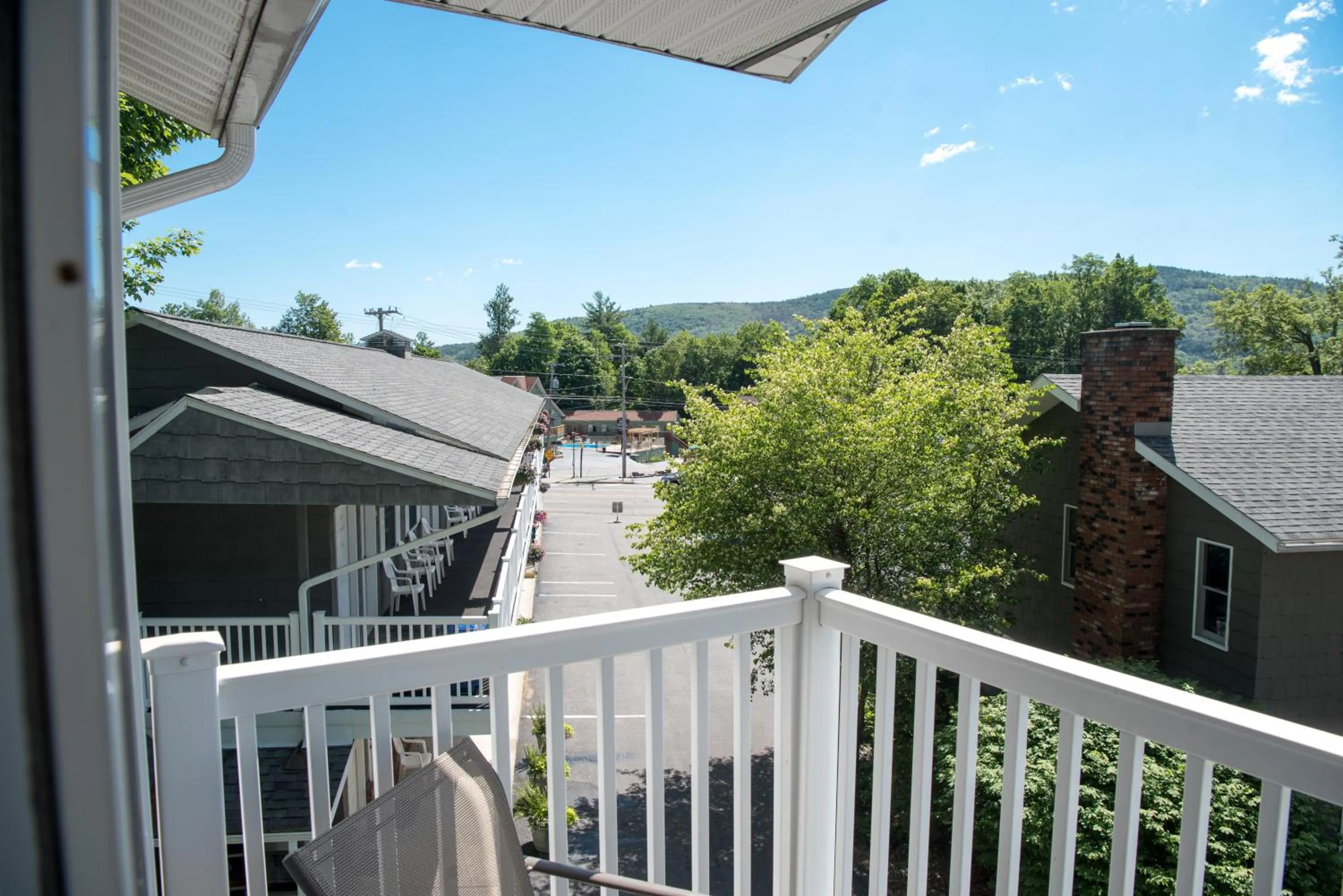 Property building in Adirondack Retreat Inn & Suites