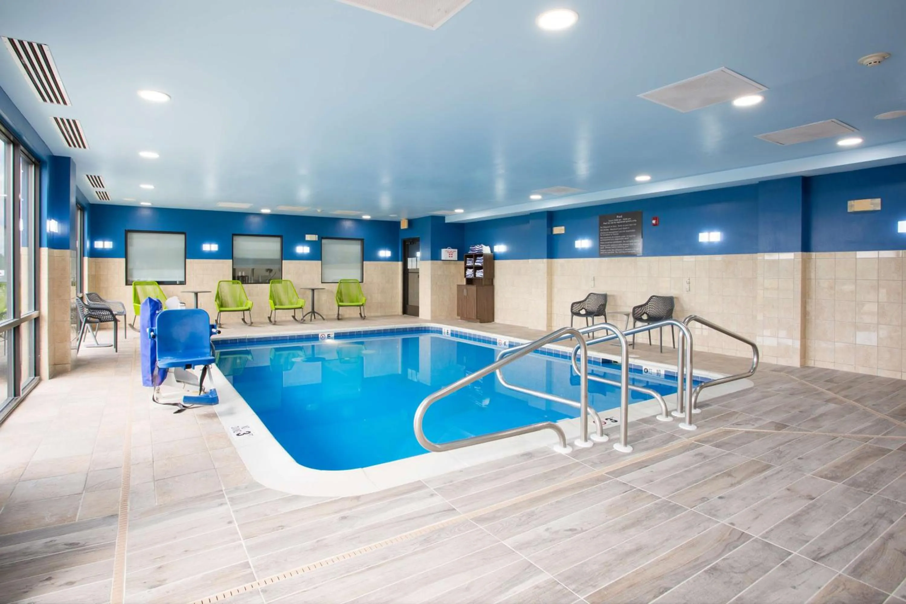 Pool view in Hampton Inn Elkins