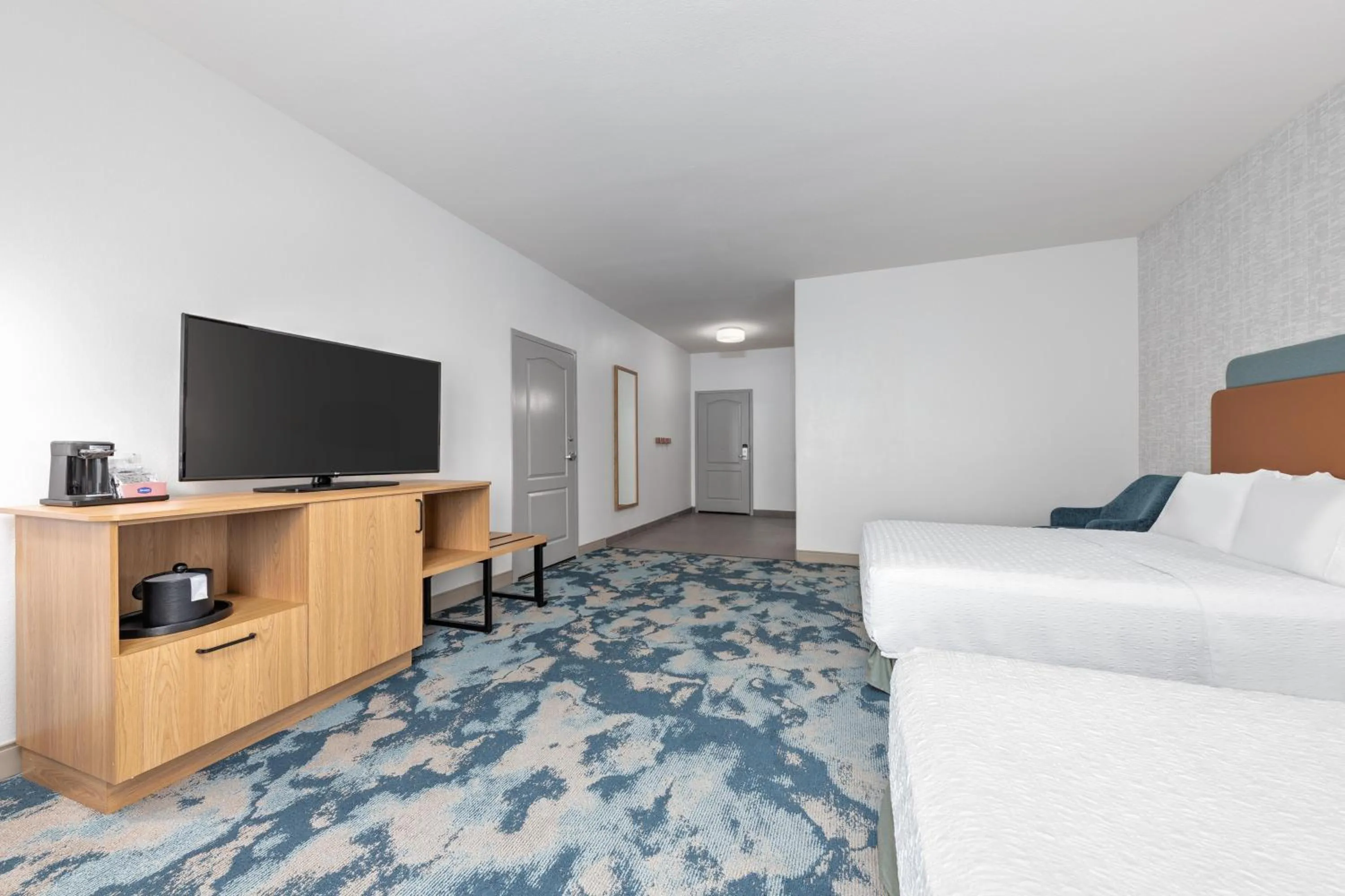 Bed in Hampton Inn and Suites Houston Pasadena