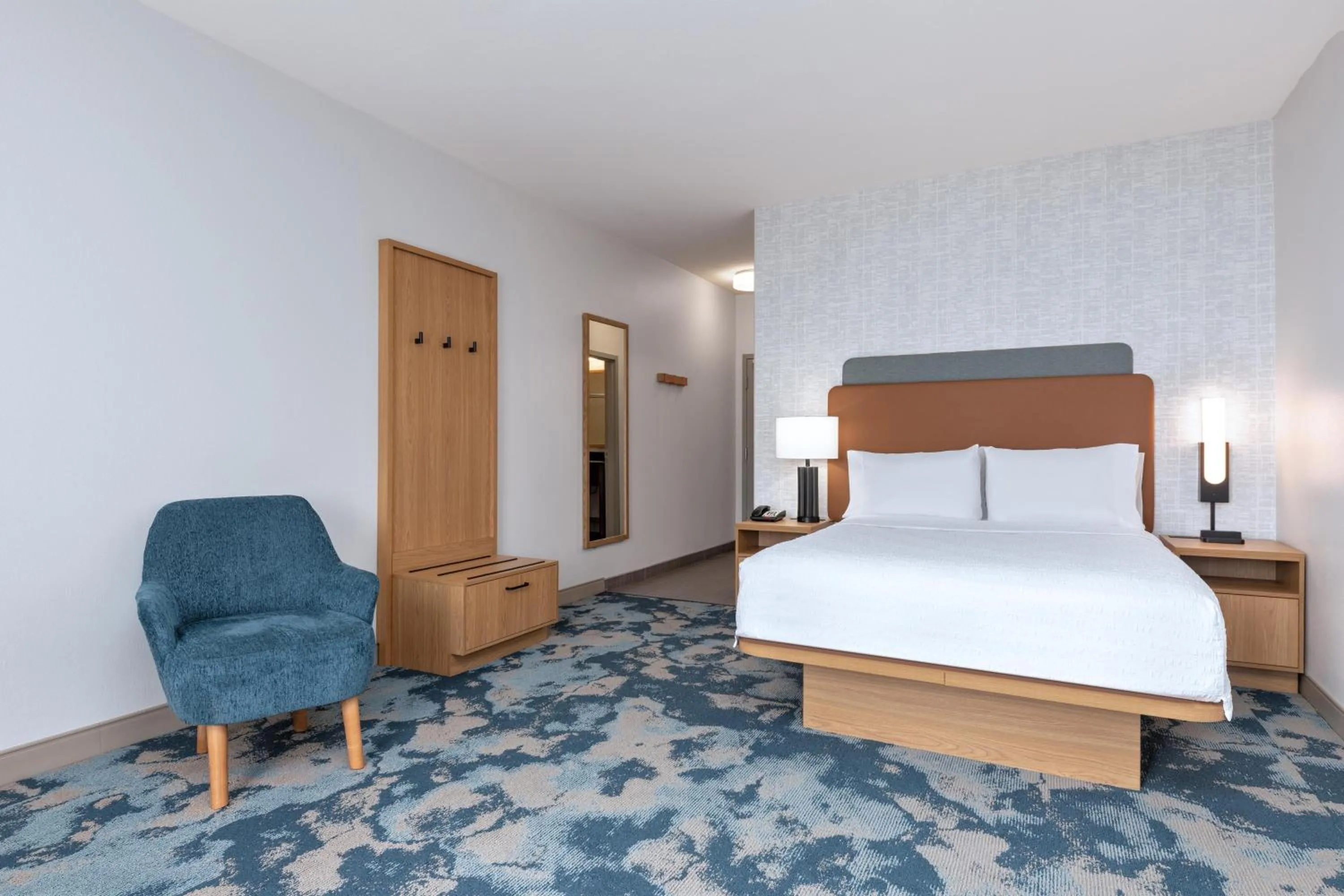 Bed in Hampton Inn and Suites Houston Pasadena