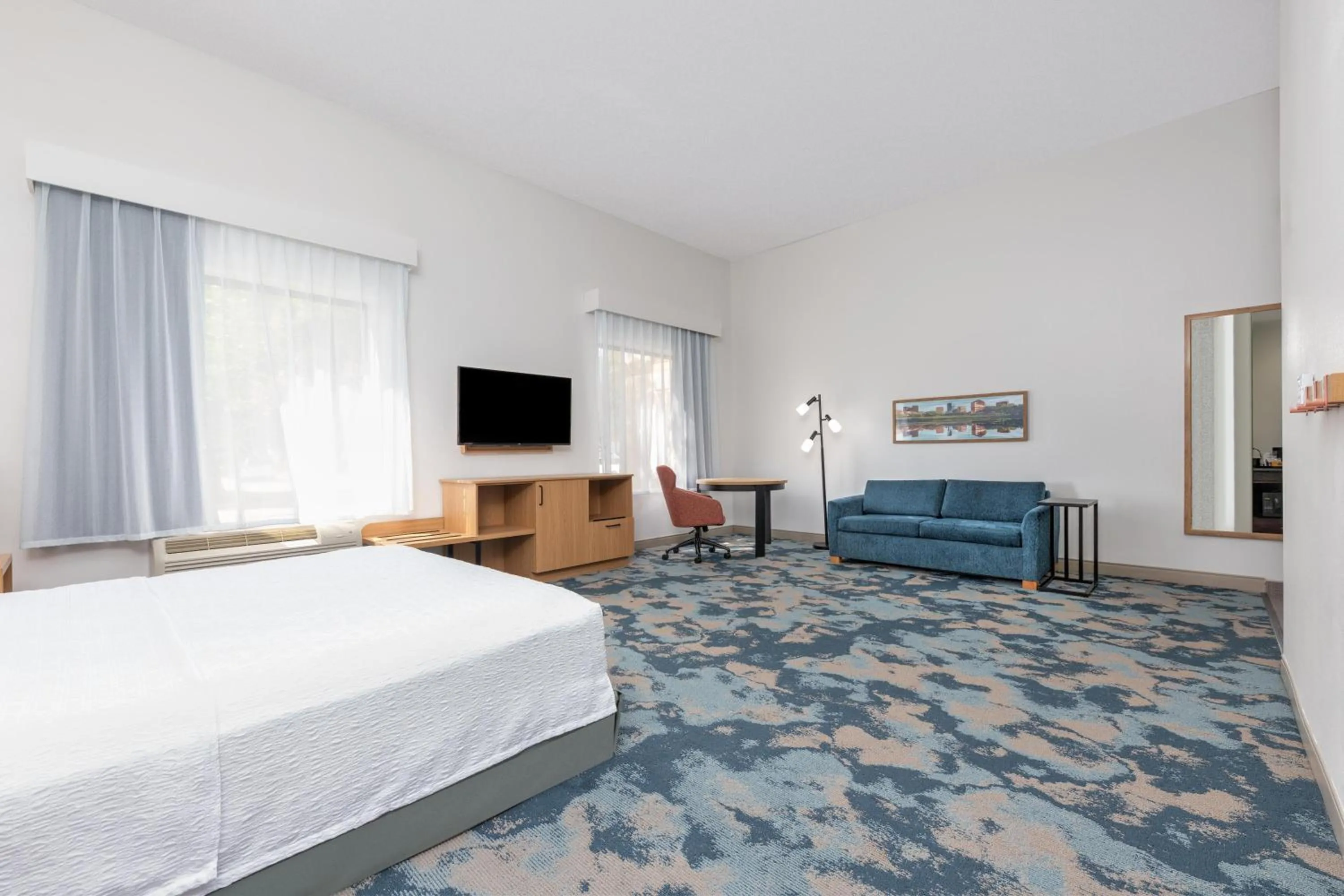 Living room, Bed in Hampton Inn and Suites Houston Pasadena