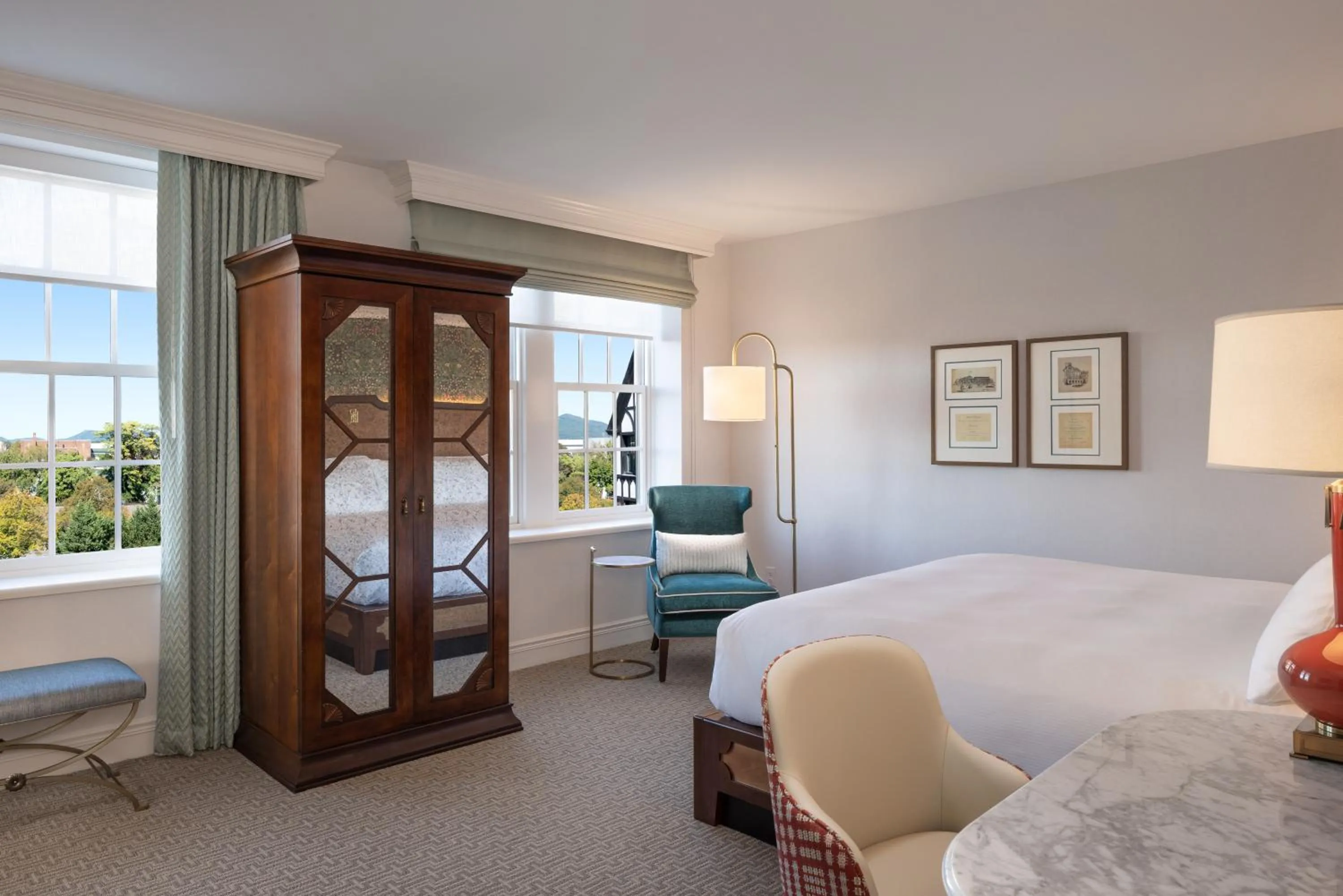 Bedroom, Bed in Hotel Roanoke & Conference Center, Curio Collection by Hilton