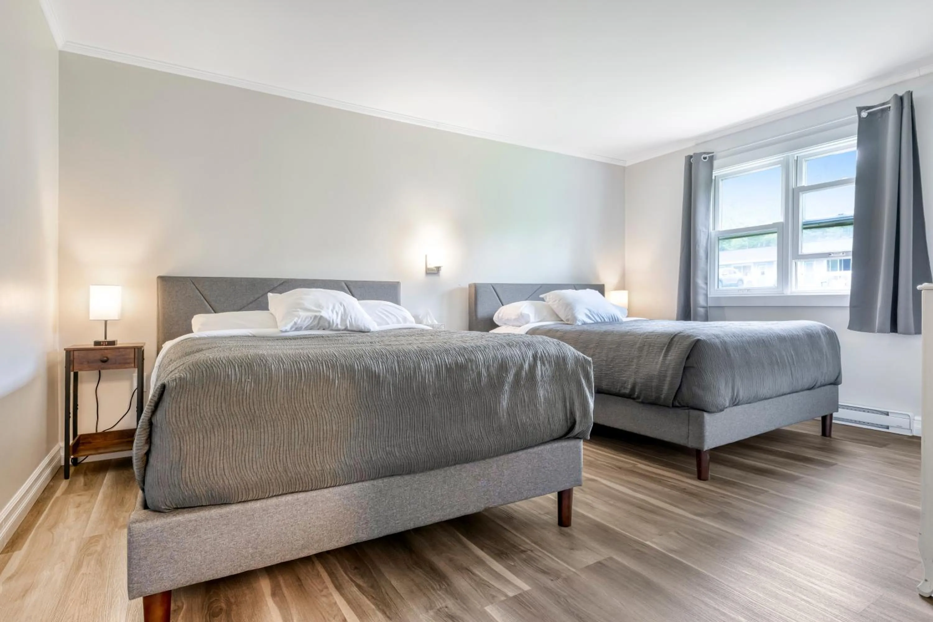 Bed in Homeport Motel