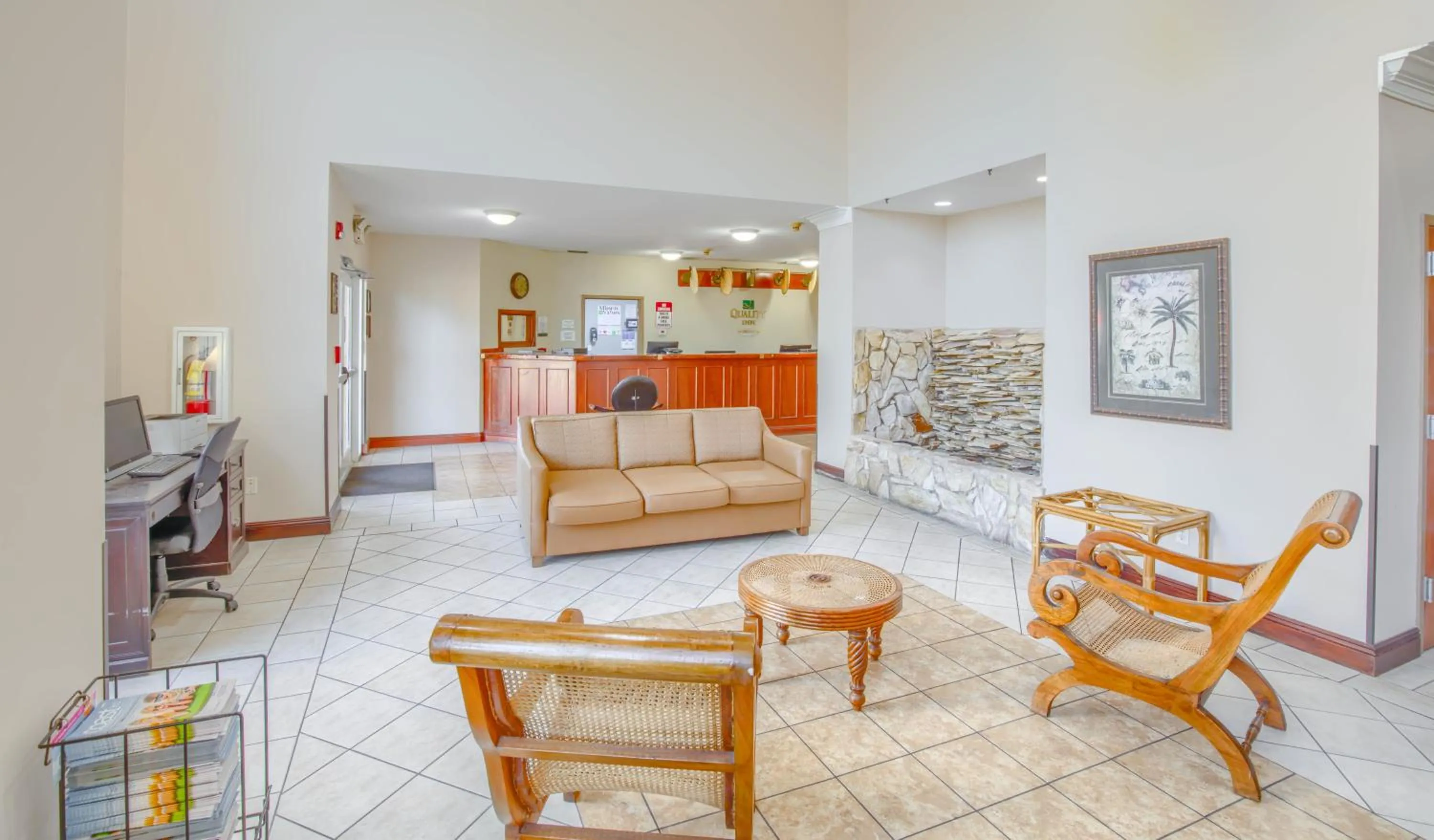 Lobby or reception in Quality Inn Gulf Shores Airport
