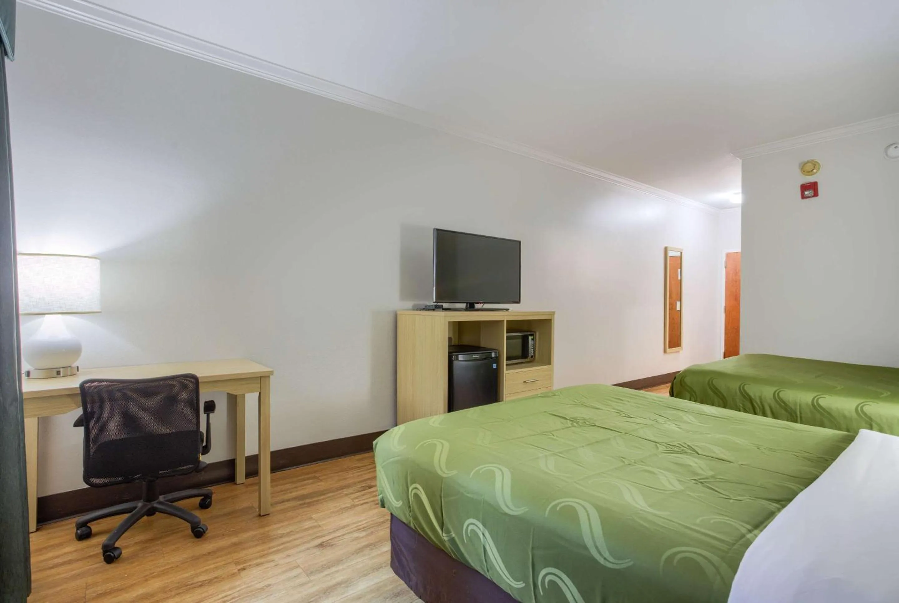 Bedroom, Bed in Quality Inn Gulf Shores Airport