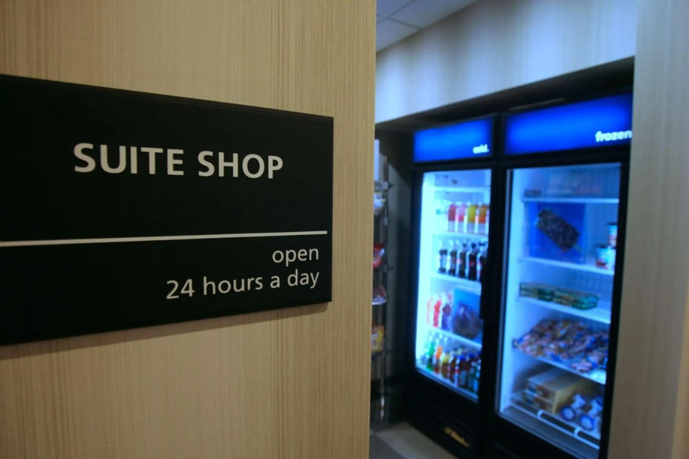 Restaurant/places to eat in Hampton Inn by Hilton Fort Saskatchewan