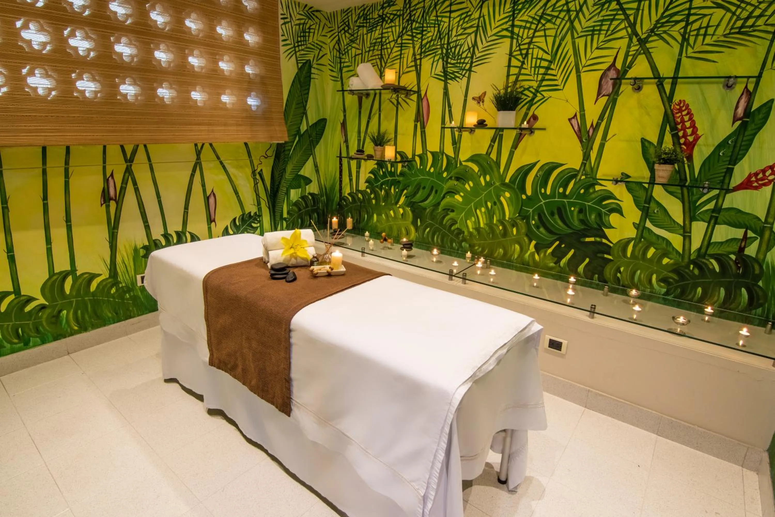 Spa and wellness centre/facilities in GHL Hotel Abadia Plaza