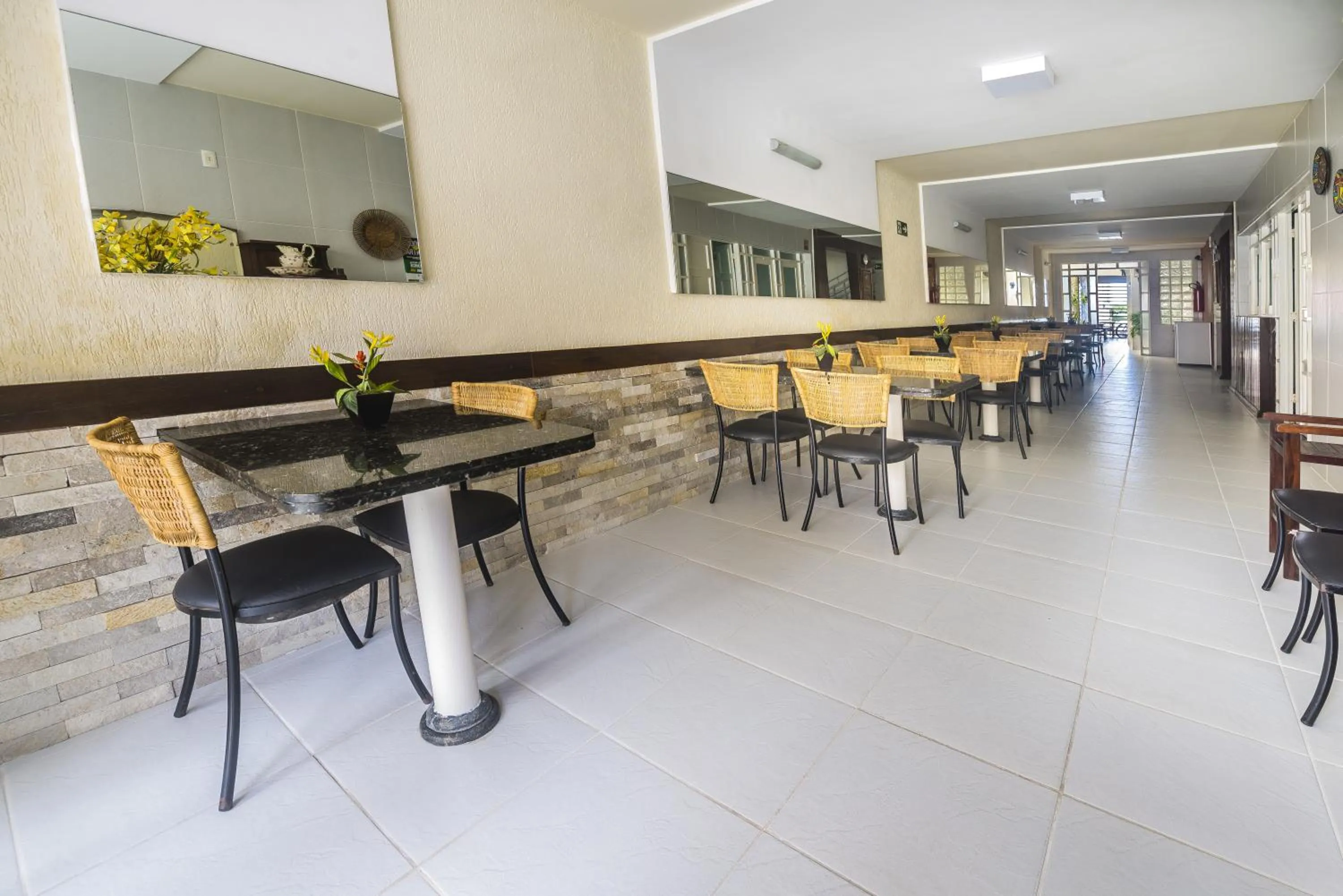 Restaurant/places to eat in Hotel Pousada Tamandaré - PB