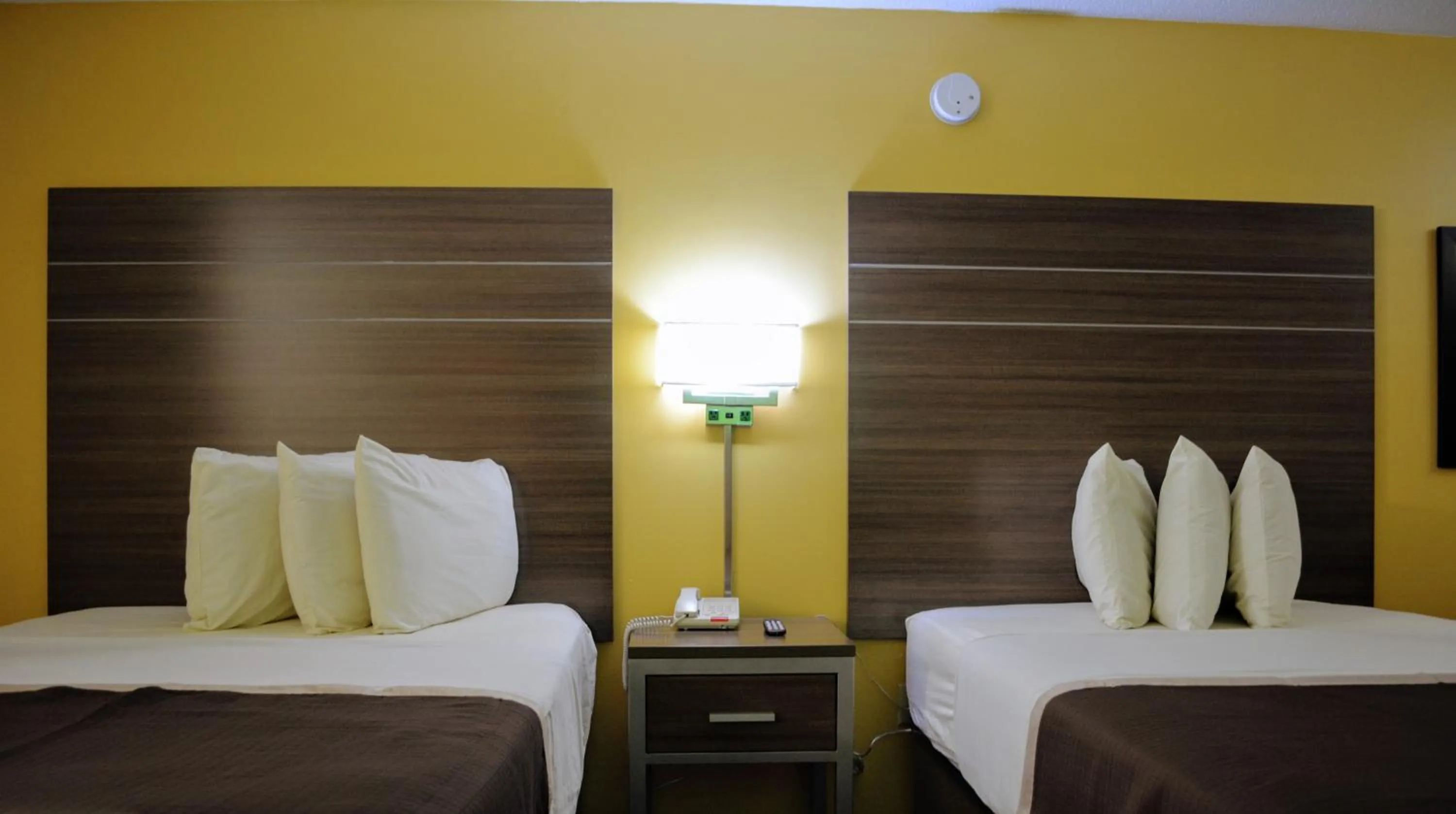 Bed in Southern Inn Lumberton