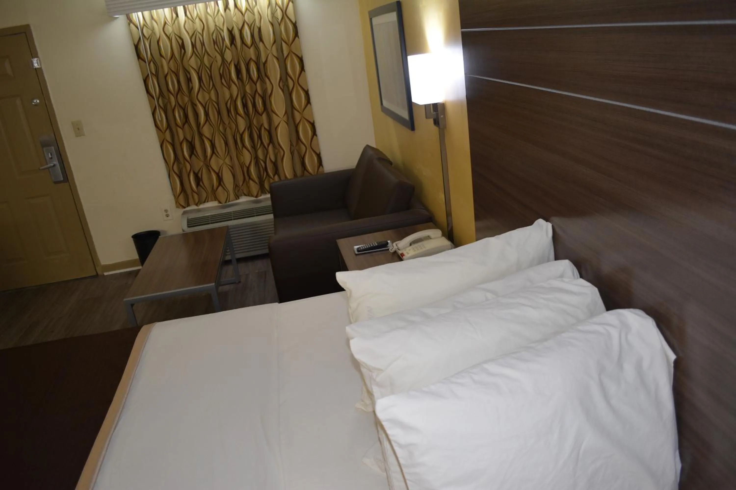 Bed in Southern Inn Lumberton