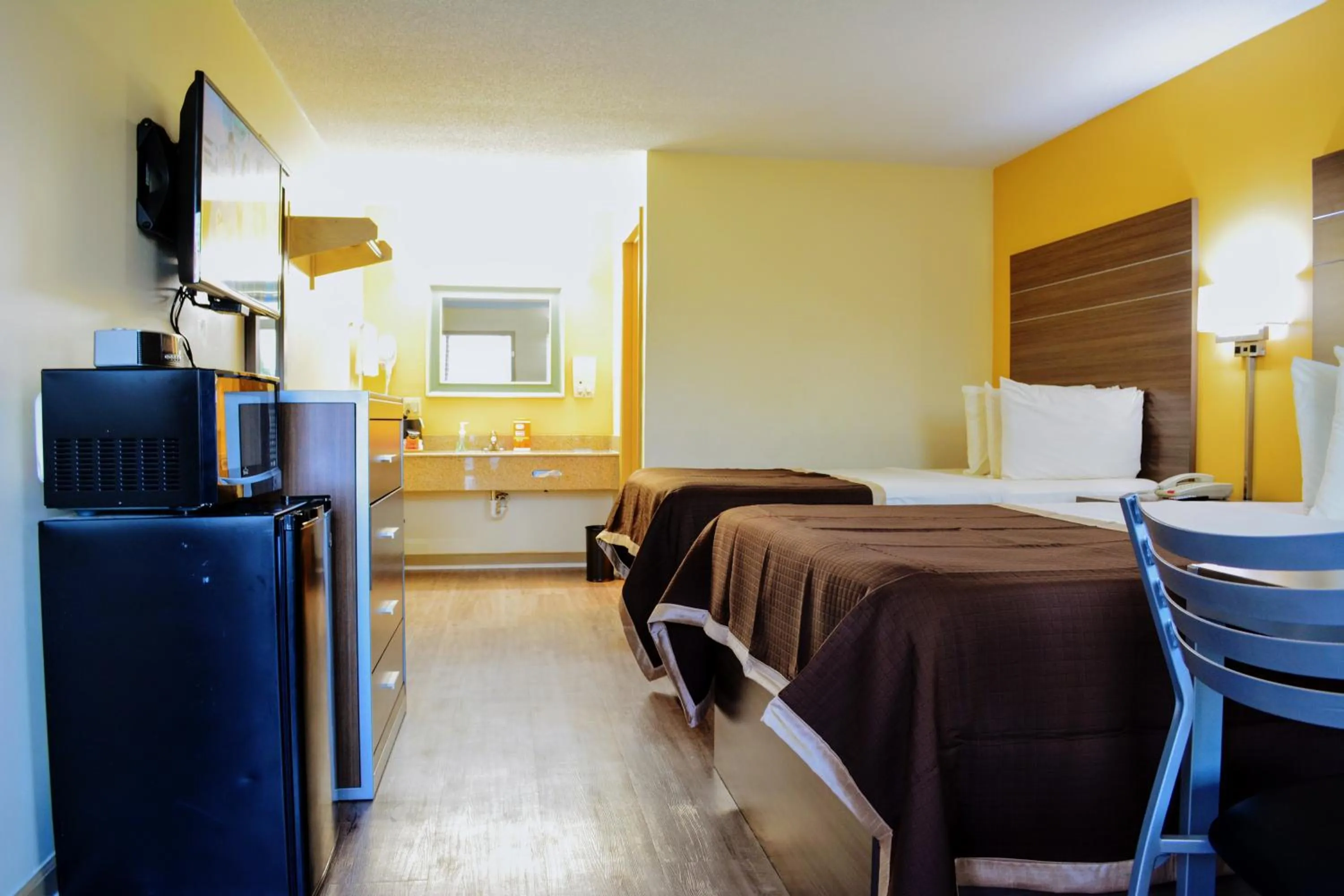 Bed in Southern Inn Lumberton