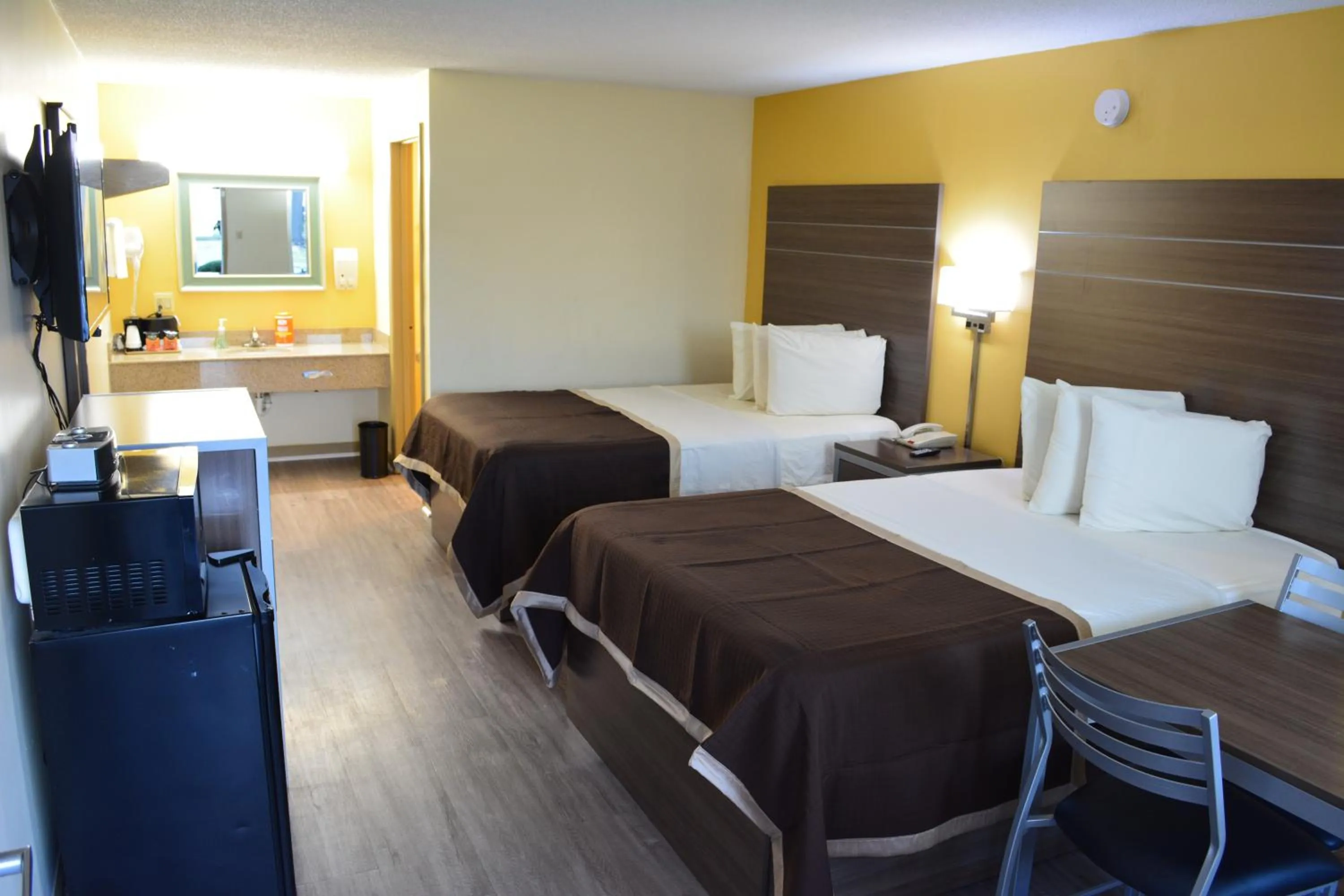 Bed in Southern Inn Lumberton