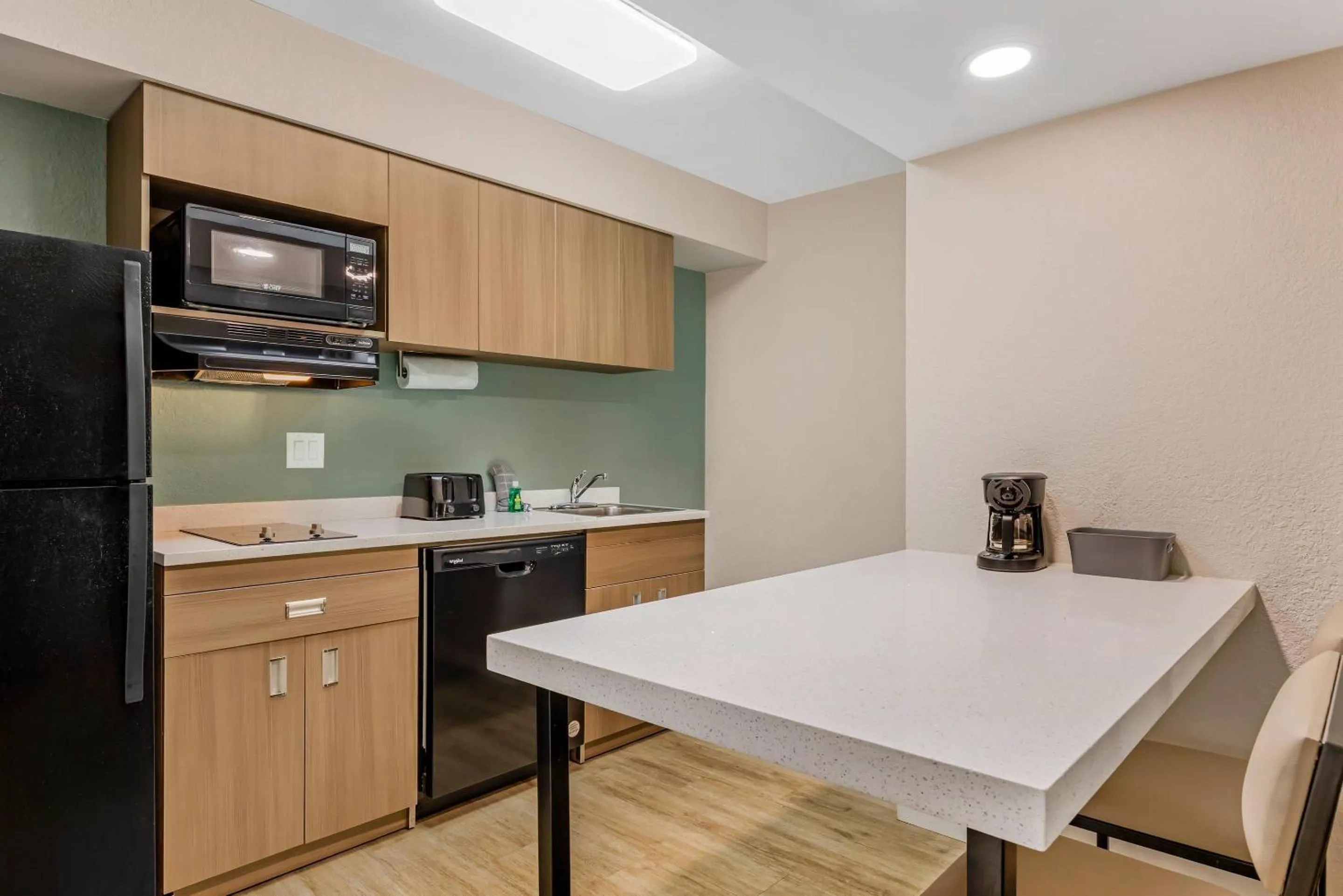 Bedroom in MainStay Suites Springfield South - Battlefield Rd