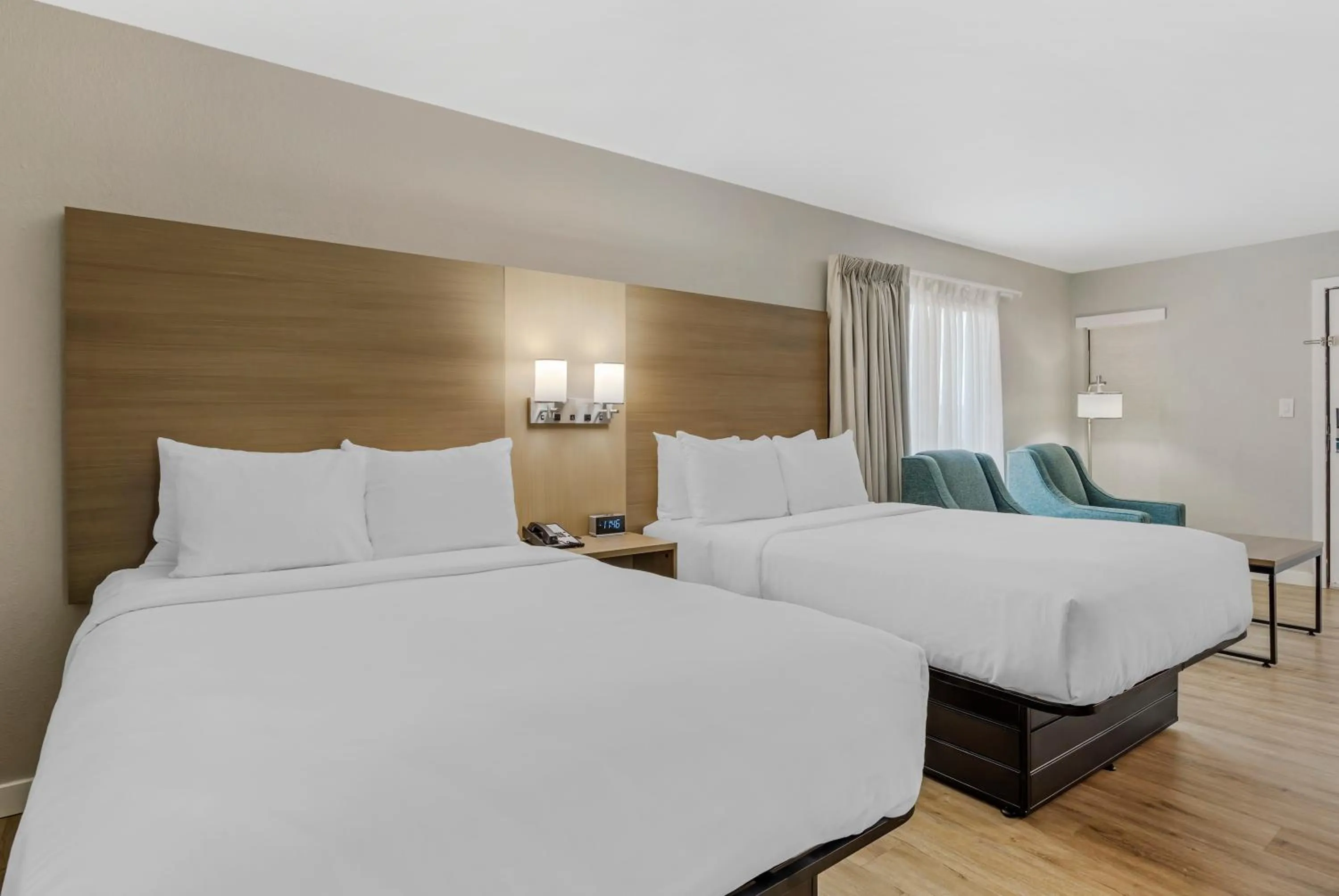 Bed in MainStay Suites Springfield South - Battlefield Rd