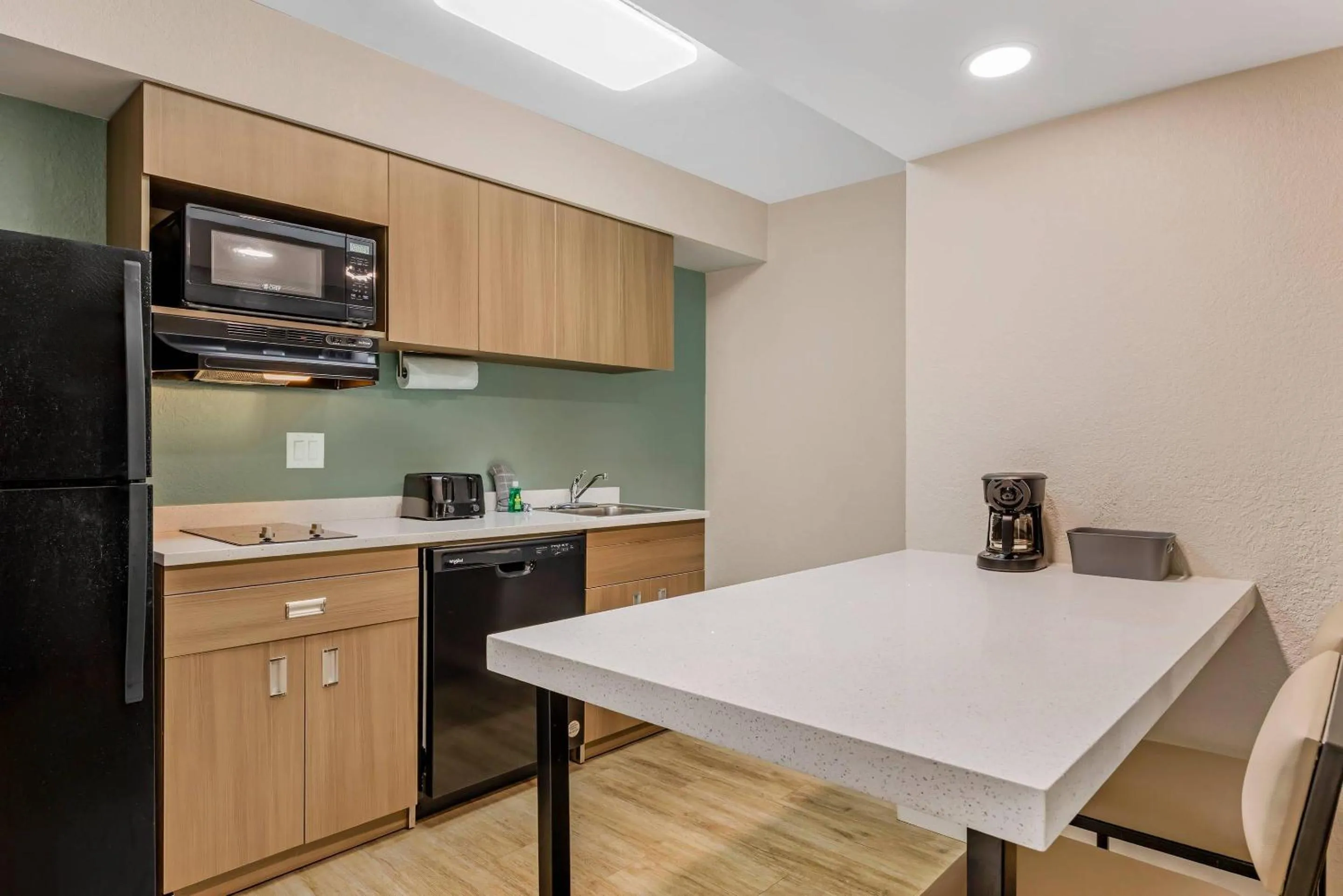 Bedroom in MainStay Suites Springfield South - Battlefield Rd