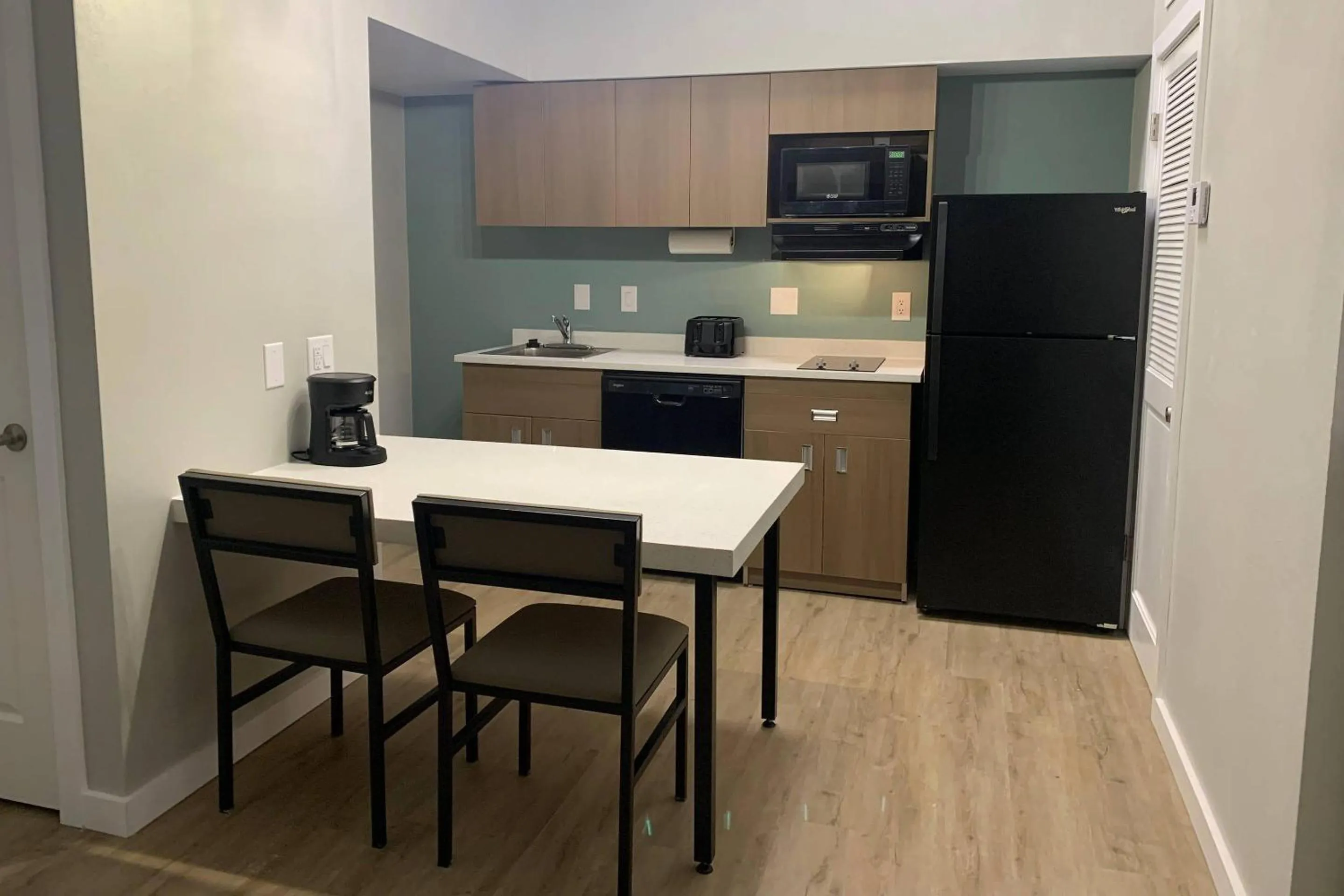 Bedroom in MainStay Suites Springfield South - Battlefield Rd