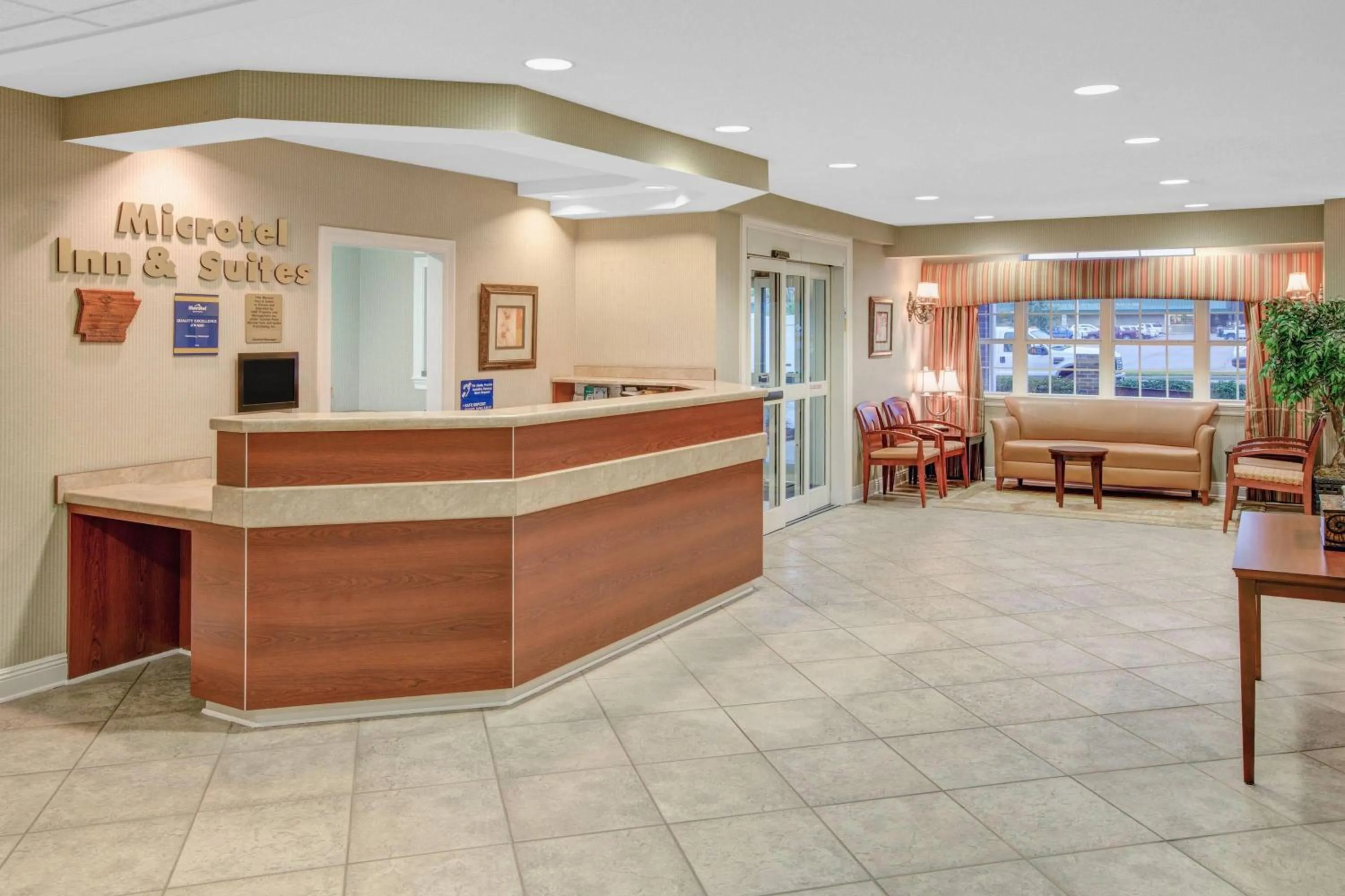 Lobby or reception in Microtel Inn & Suites by Wyndham Hattiesburg