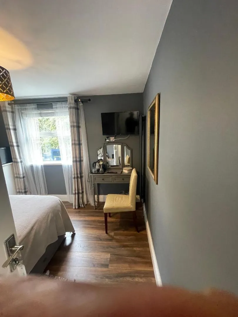 Bedroom, Bed in Skyline Guesthouse