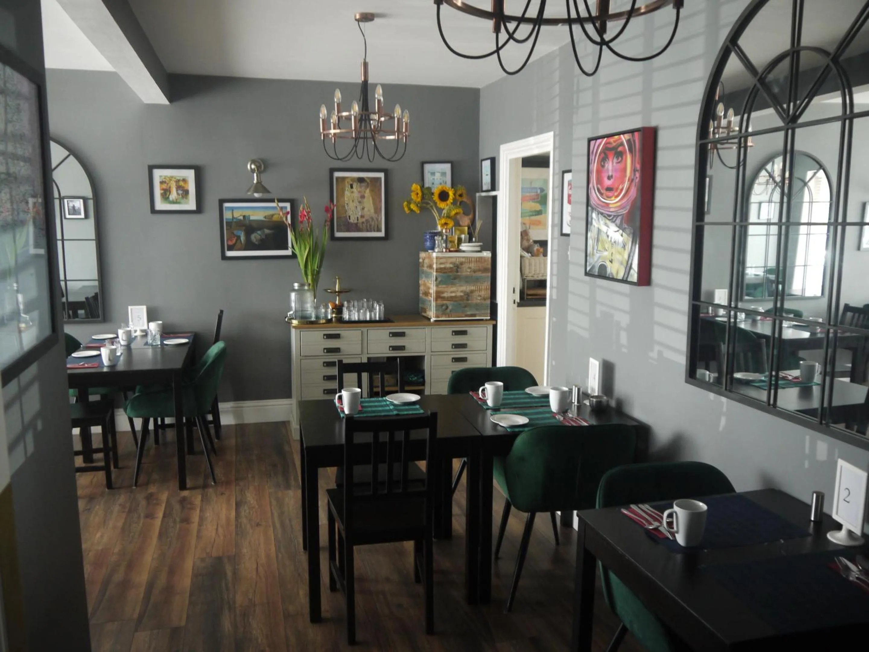 Breakfast in Skyline Guesthouse