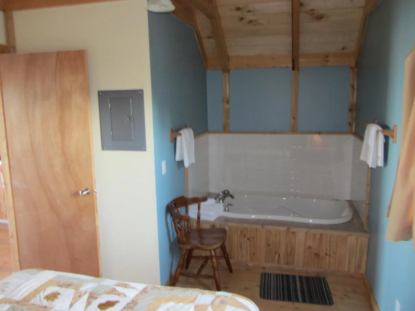 Bathroom, Bed in Chalets Nature Océan