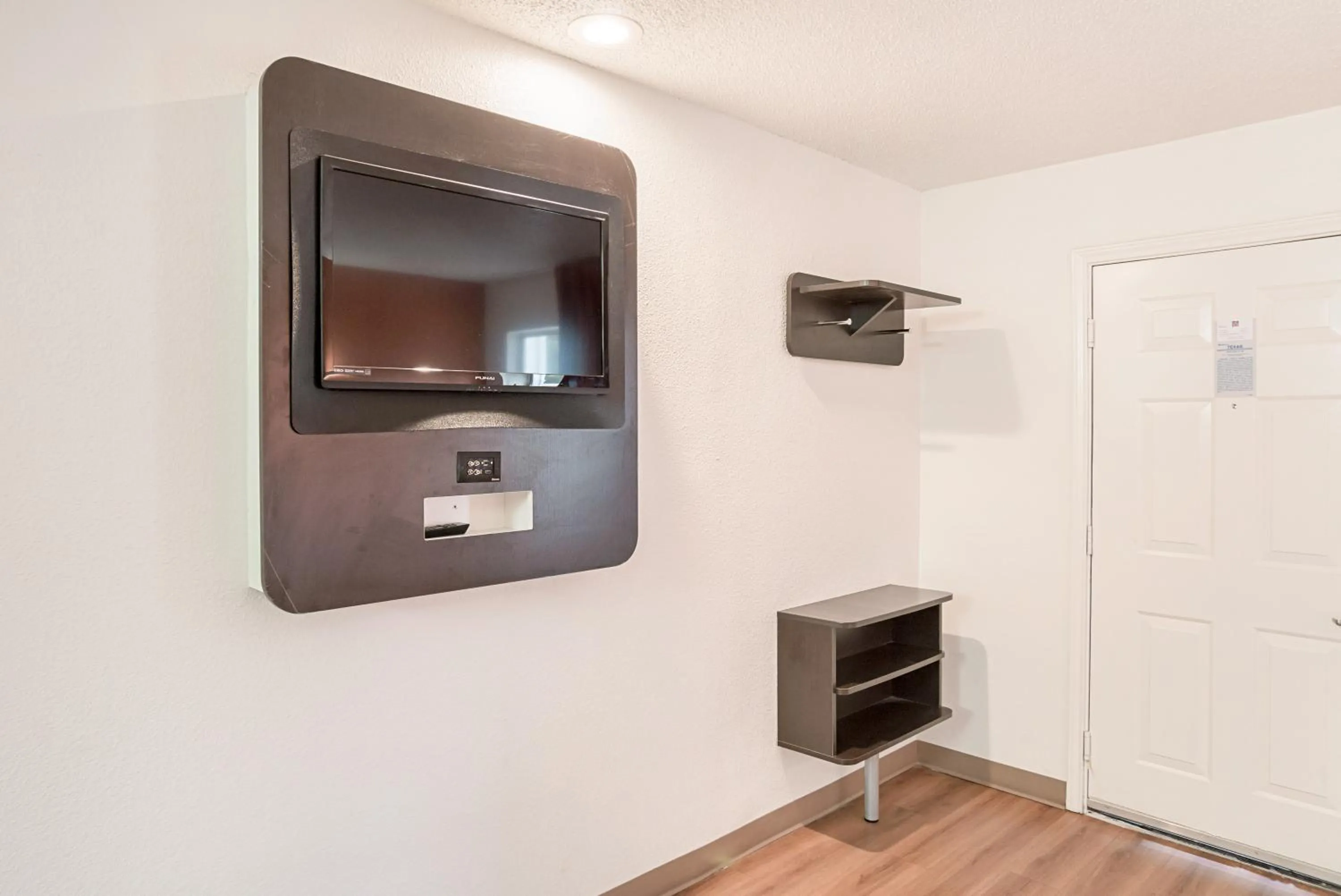 Bedroom in Motel 6-Grand Prairie, TX - Near Six Flags Drive