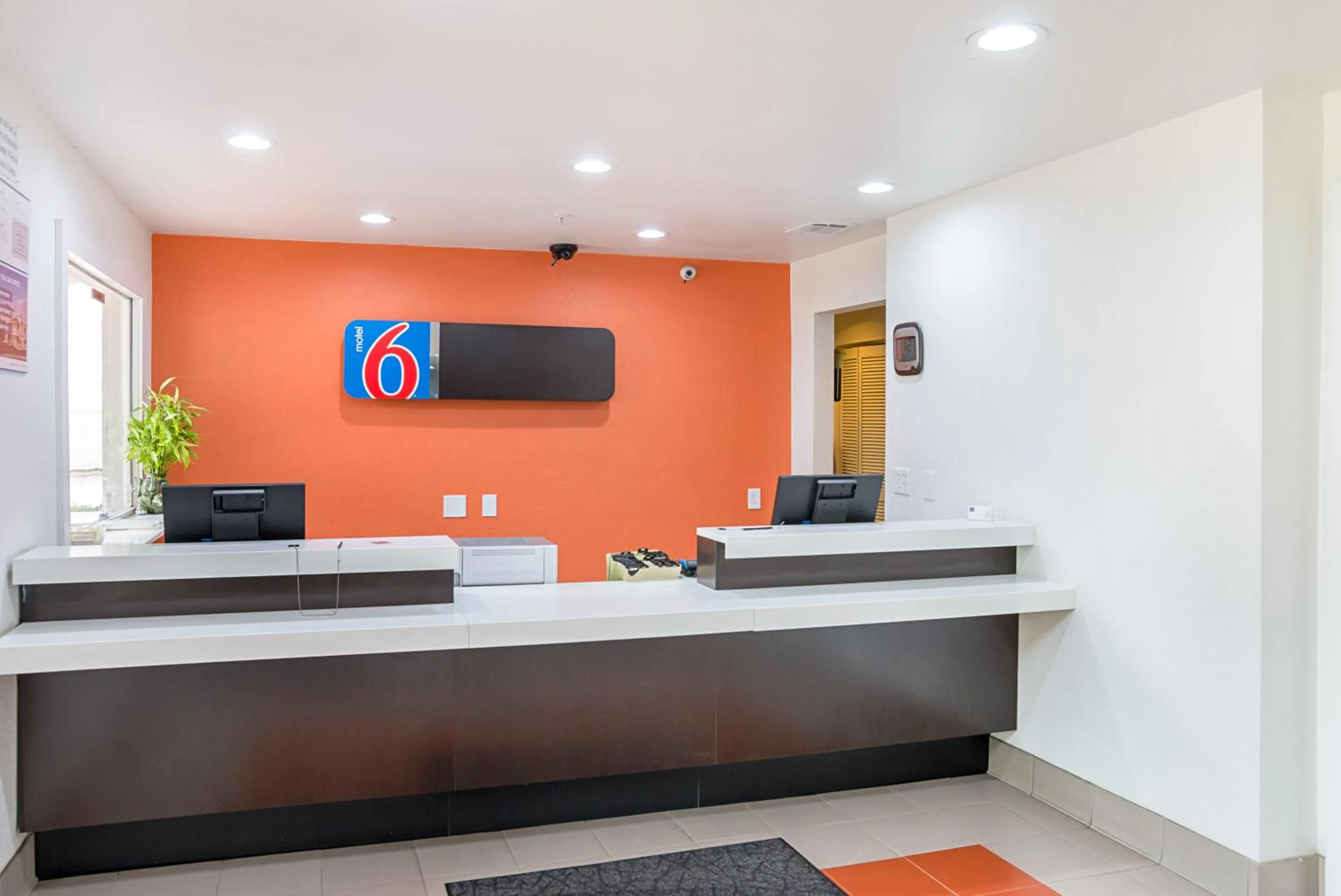 Lobby or reception in Motel 6-Grand Prairie, TX - Near Six Flags Drive