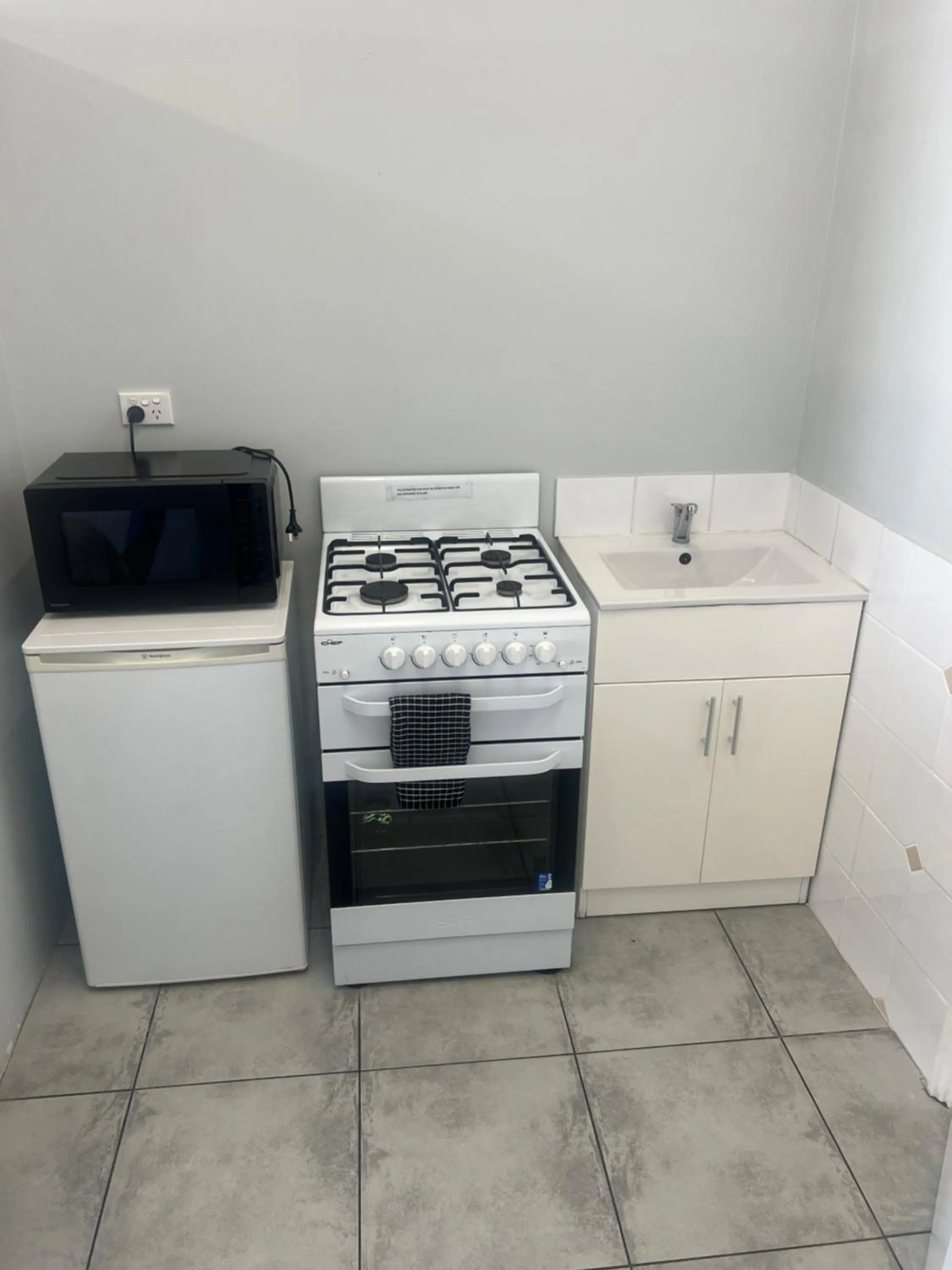 Kitchen or kitchenette in Restawile Motel