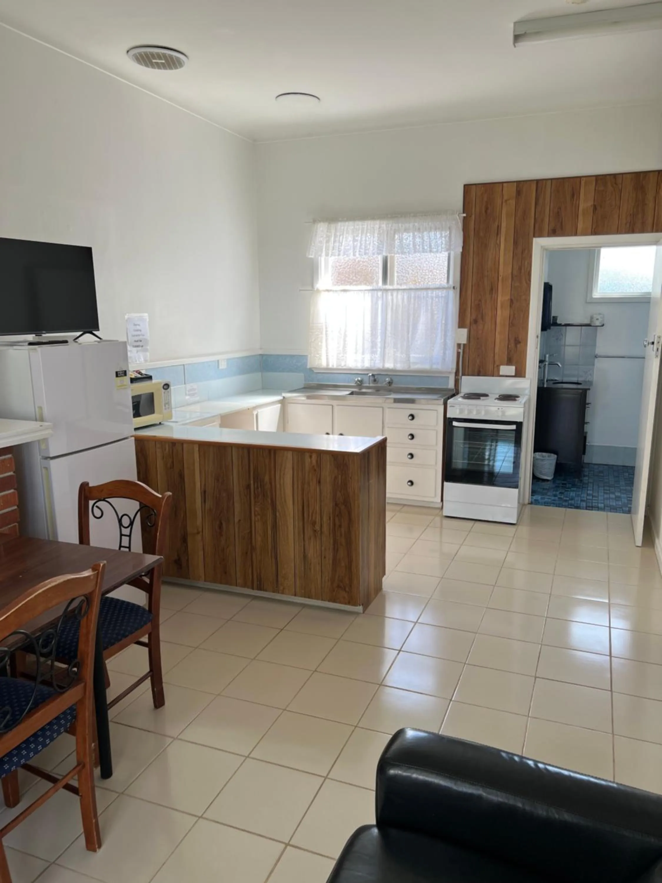 Kitchen or kitchenette in Restawile Motel