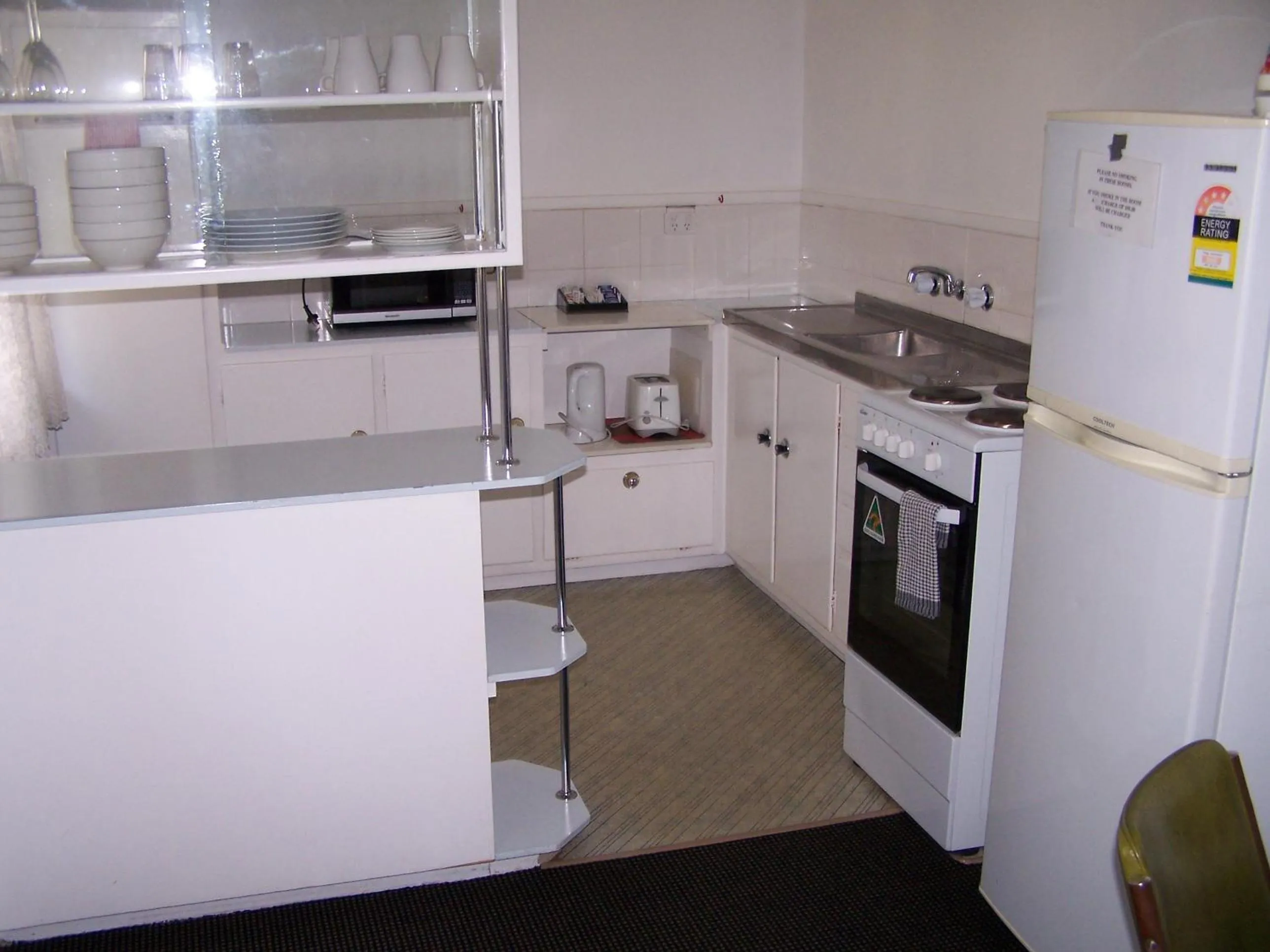 Kitchen or kitchenette in Restawile Motel