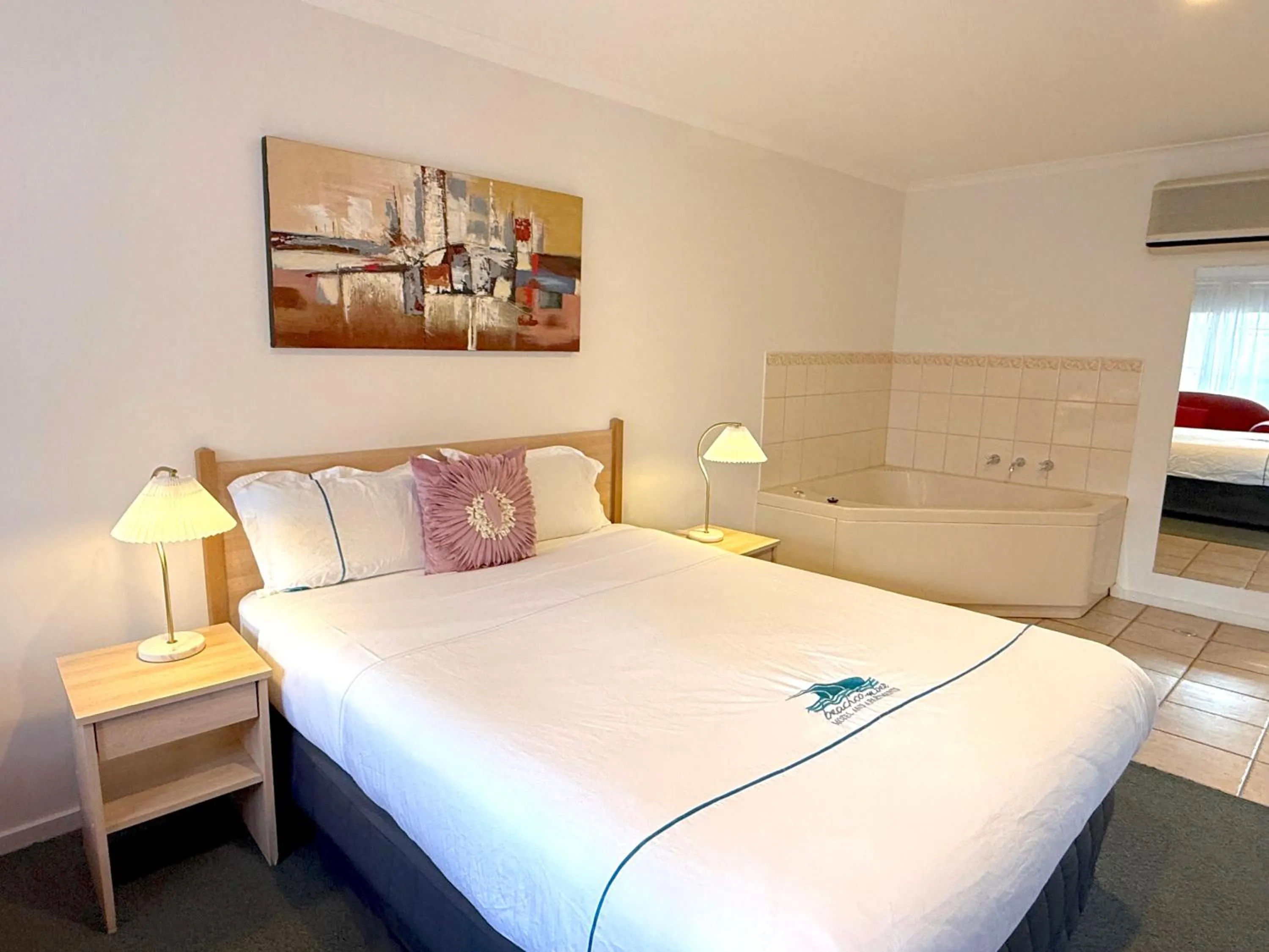 Spa and wellness centre/facilities, Bed in Beachcomber Motel & Apartments