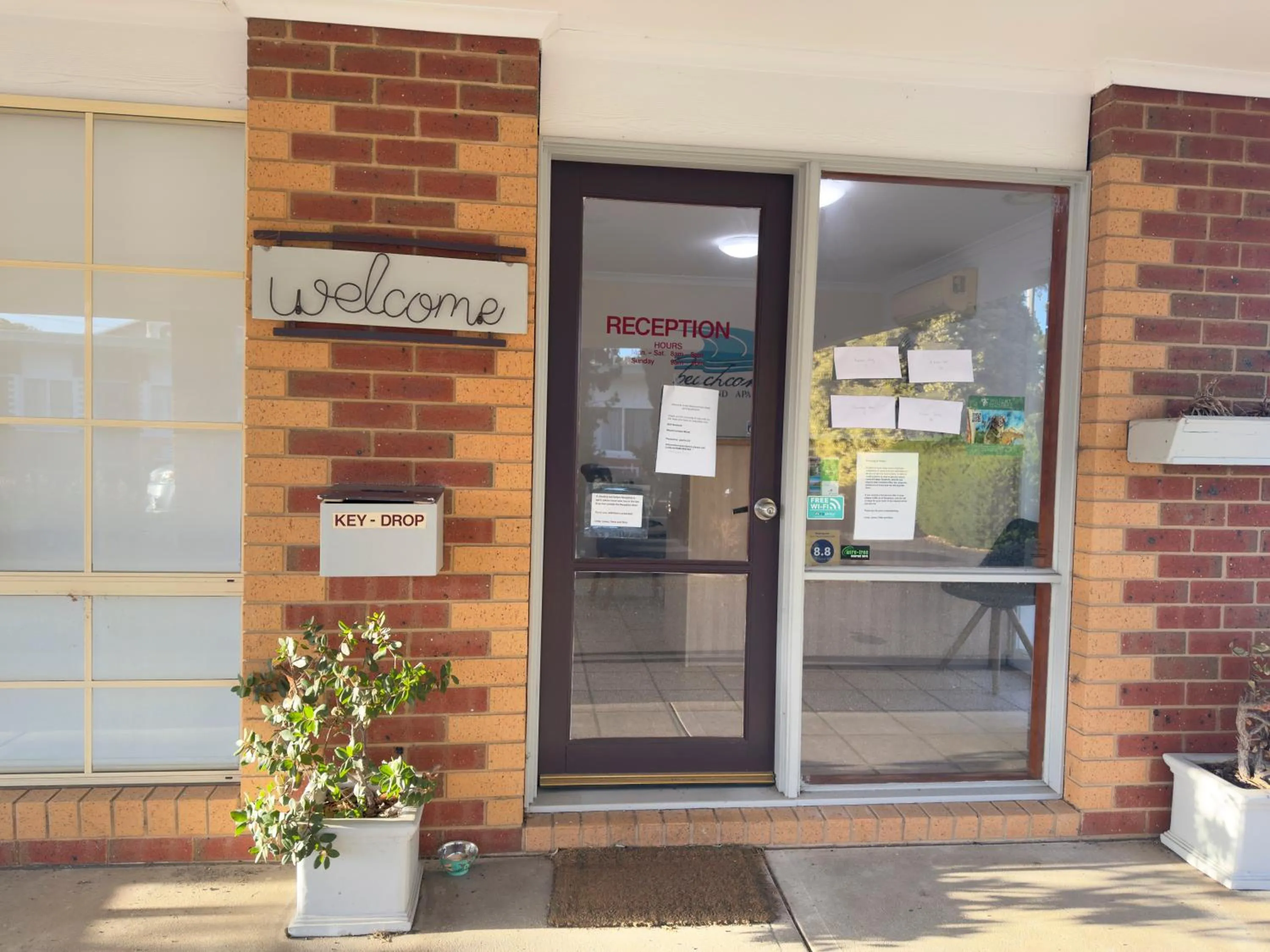 Property building in Beachcomber Motel & Apartments