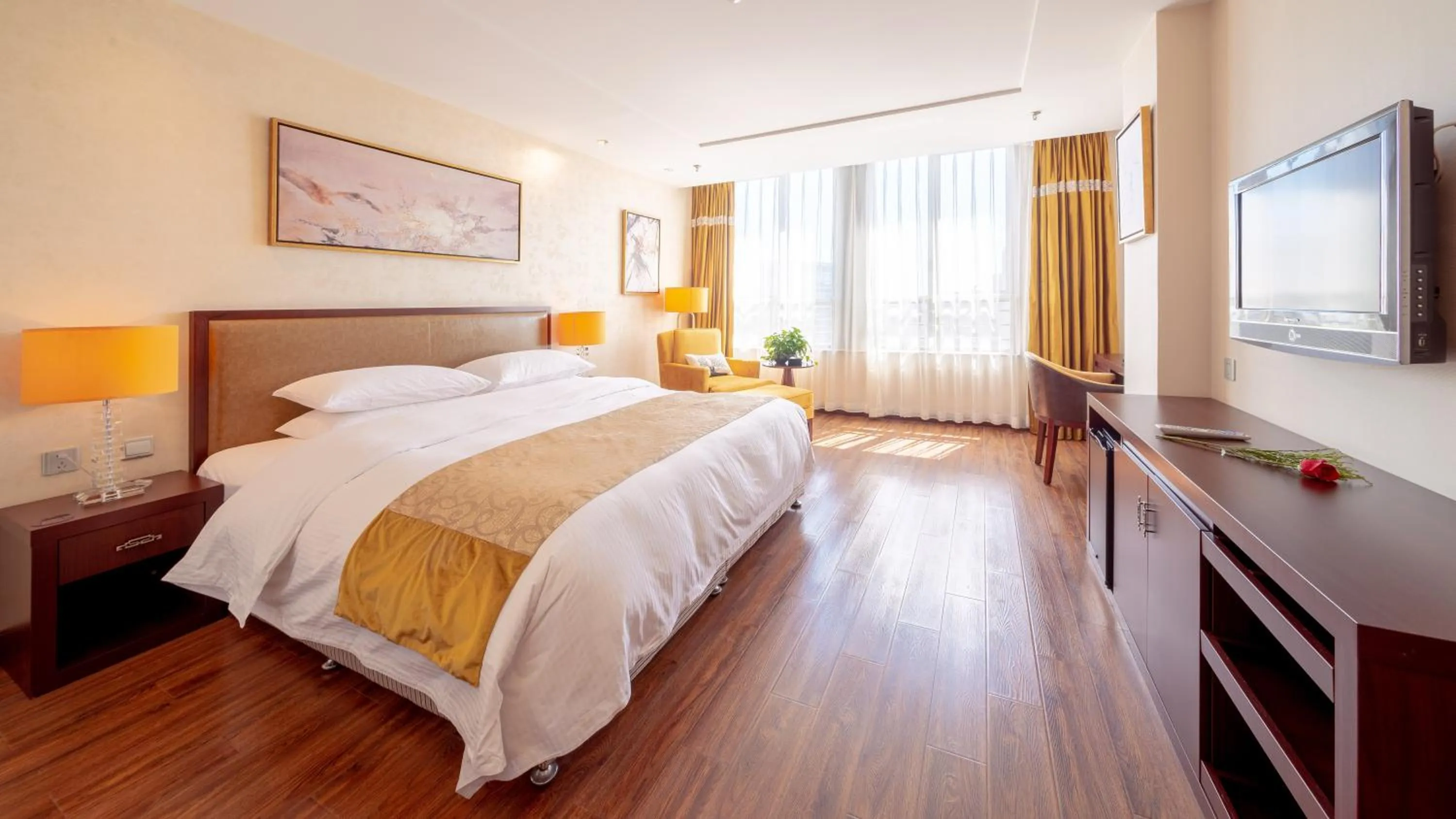 Bed in Beijing Sunflower Hotel--Beijing Universal Studios Resort