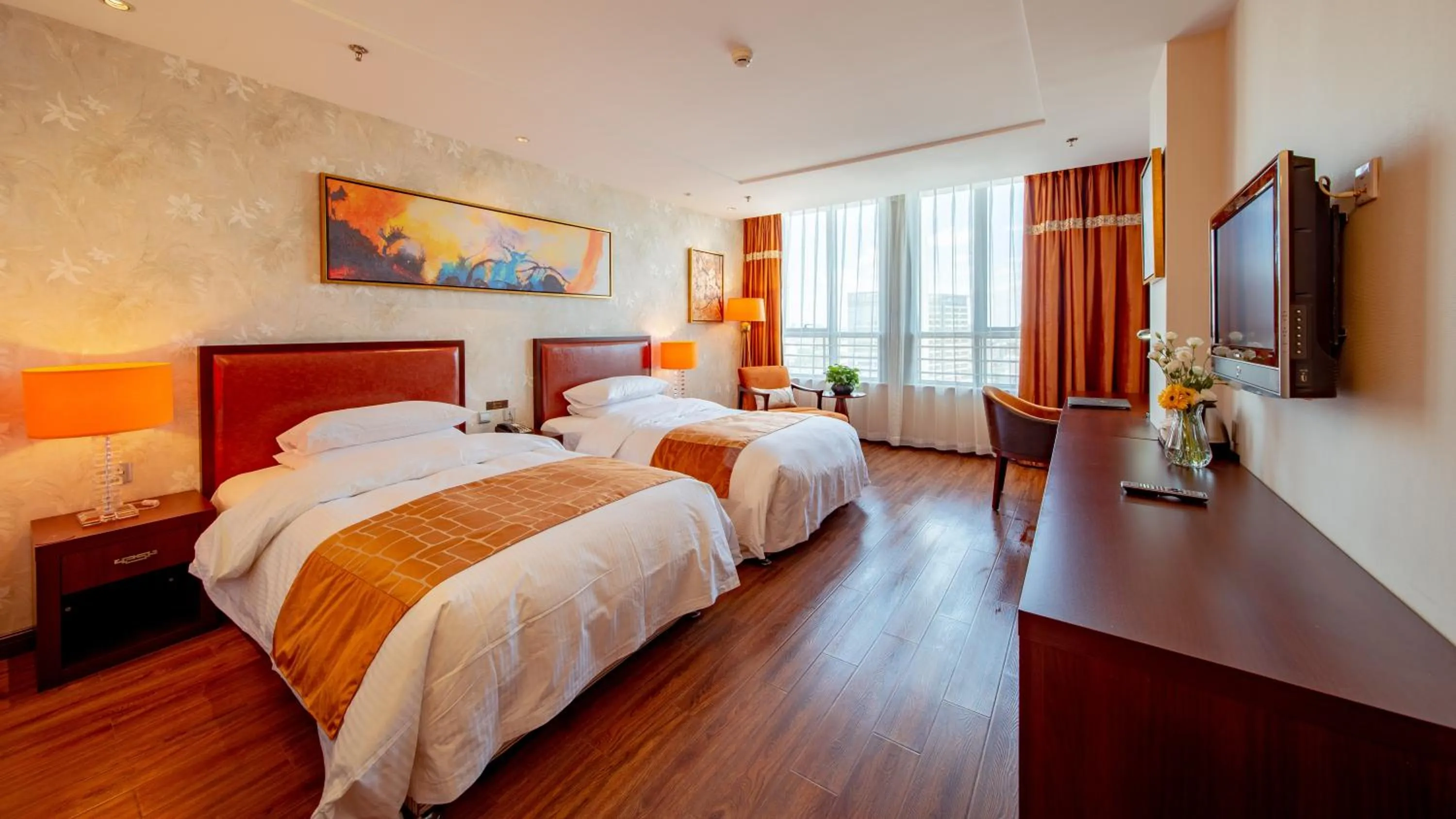 Bed in Beijing Sunflower Hotel--Beijing Universal Studios Resort