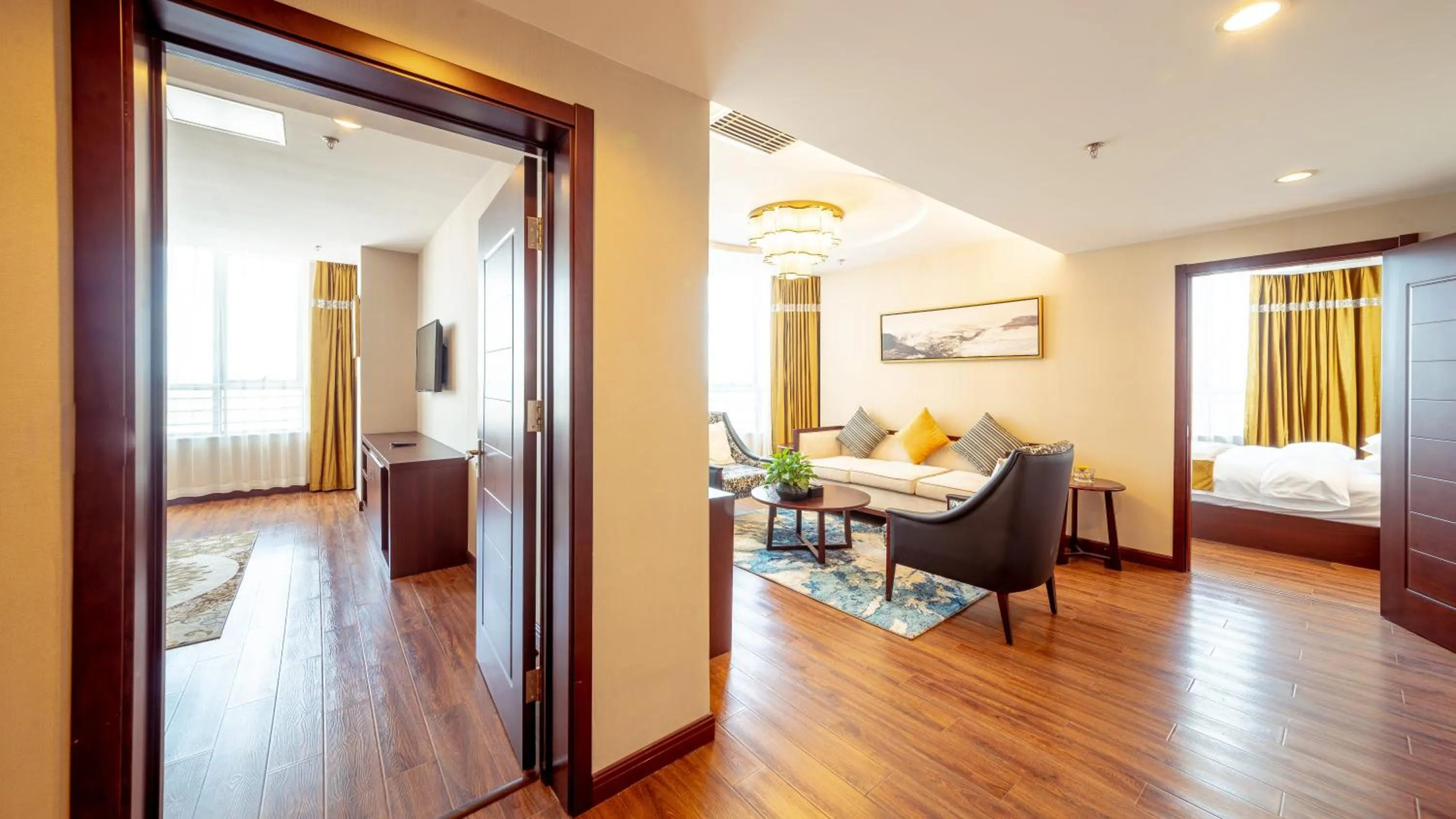 Bed in Beijing Sunflower Hotel--Beijing Universal Studios Resort