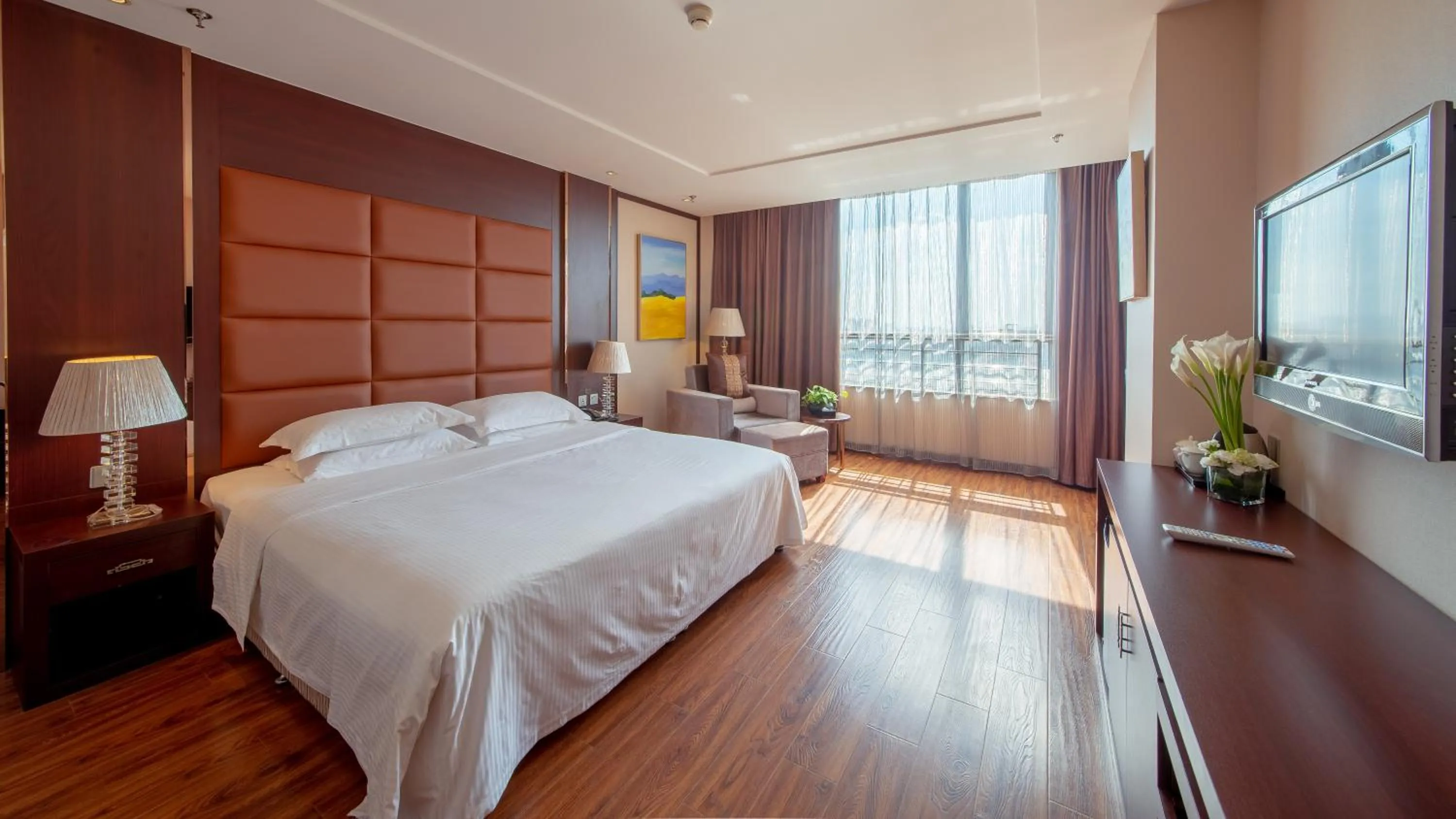 Bed in Beijing Sunflower Hotel--Beijing Universal Studios Resort